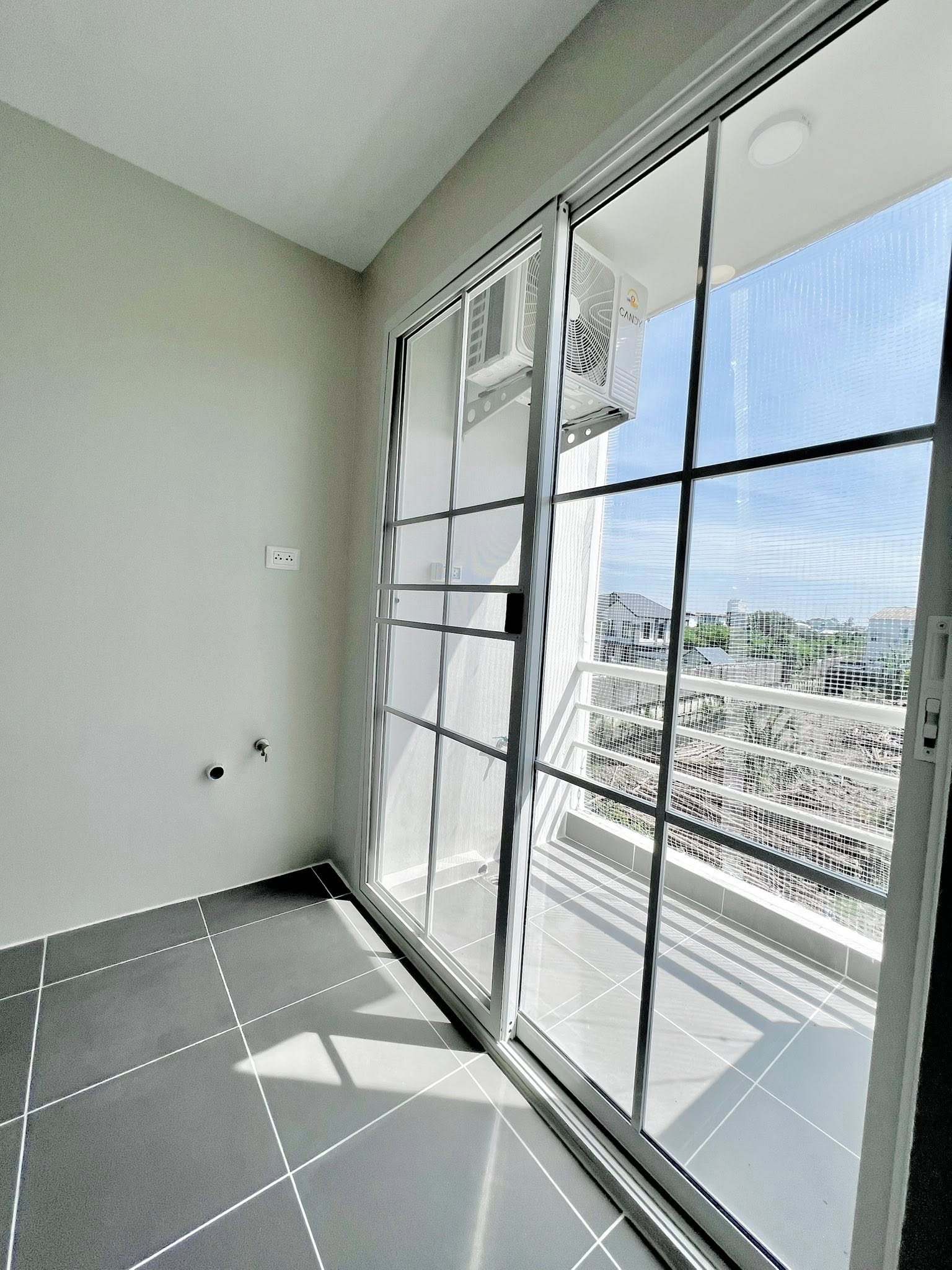ขายคอนโด อ่อนนุช เพลส / For Sale Onnut Place Condo (English below)