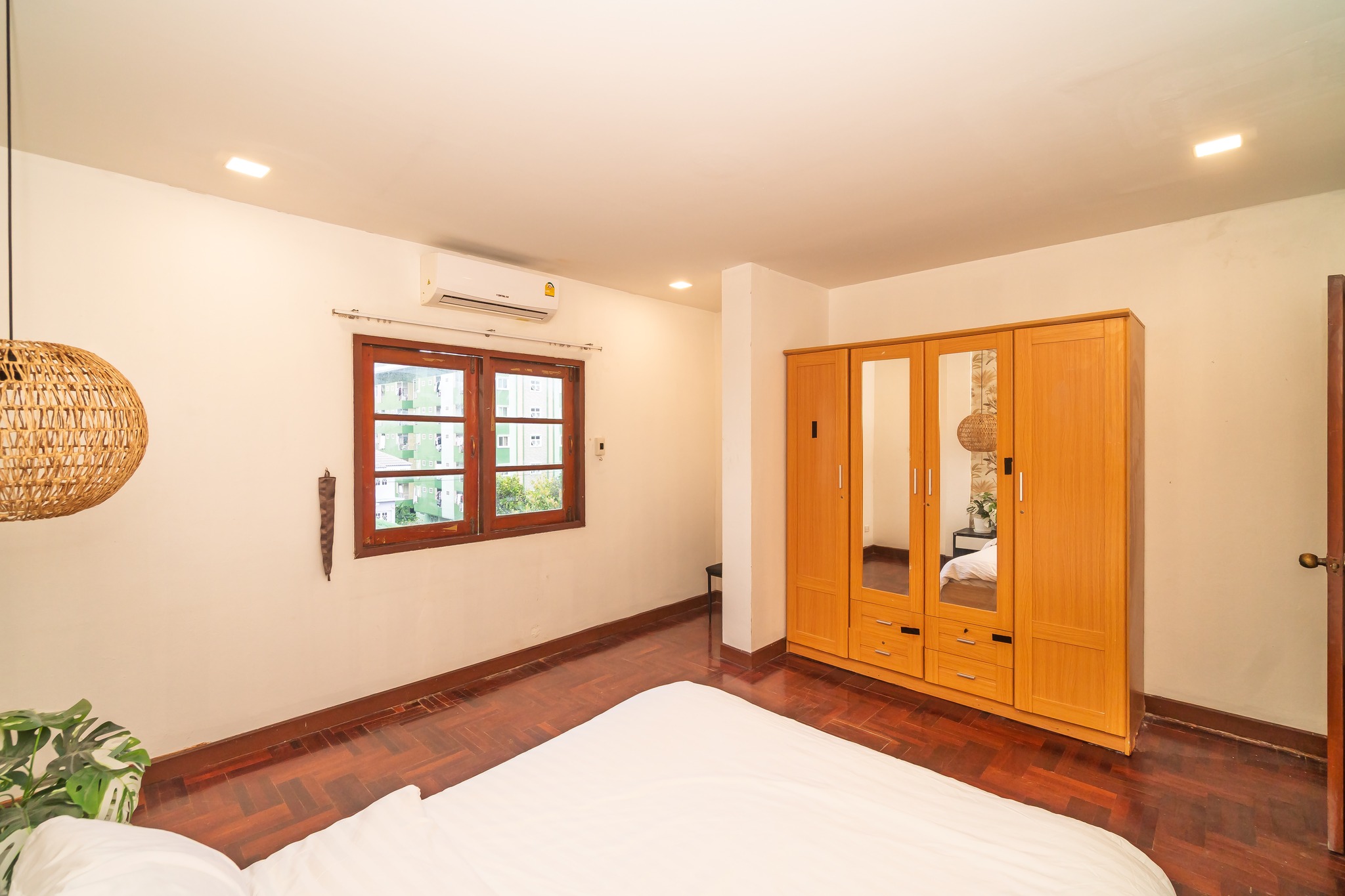 🏡 ให้เช่าทาวน์โฮมหรู Tropical House ทองหล่อ 25 / For Rent Tropical House Thonglor 25 ( English below )