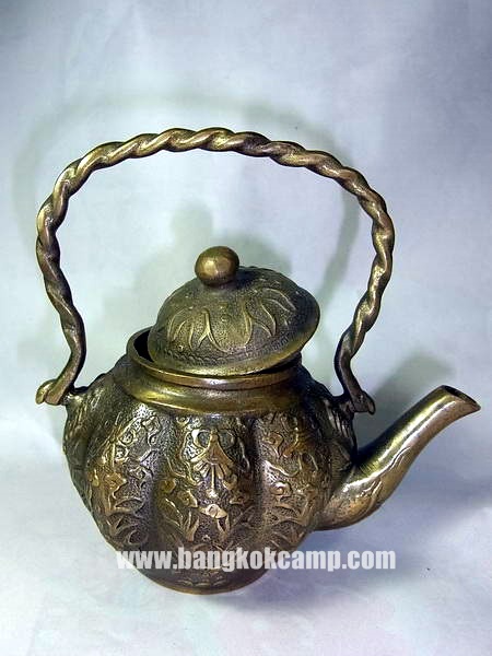 กาน้ำชาทรงมะเฟืองทองเหลือง