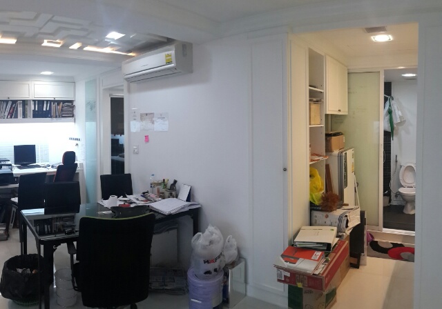 ขายคอนโด Lumpini Ville Prachachuen-Phongphet 1 ห้องนอน อาคาร A ชั้น 14 ห้อง 34 ตร.ม วิว ระเบียงสระว่ายน้ำ ขาย1.89 ล้านค่าโอนคนละครึ่ง ห้องสวยมาก(มีรูป)