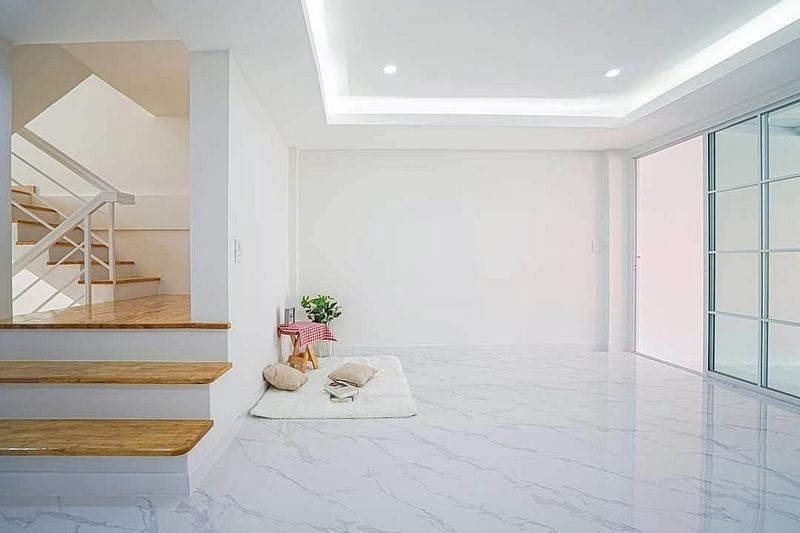 ให้เช่าทาวน์เฮ้าส์ 3 ชั้น 4 ห้องนอน 3 ห้องน้ำ 1 ห้องครัว บ้านเล่นระดับ ซอย พหลโยธิน 69 ห่างรถไฟฟ้าสถานีพหลโยธิน 69