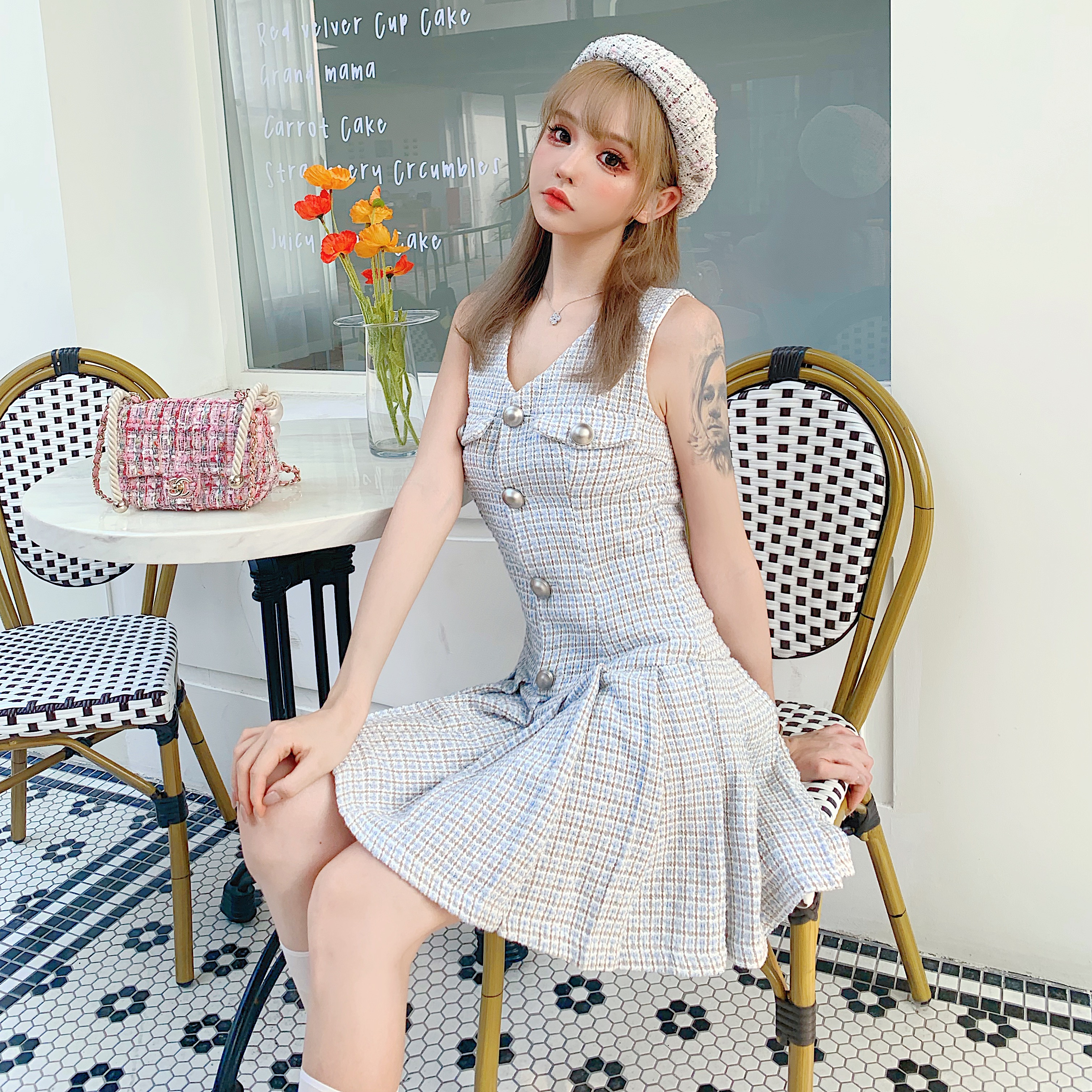 Girly Fancy Club : เดรสแขนกุดแฟชั่นสไตล์หวานช่วงกระโปรงแต่งจีบ งานแบรนด์