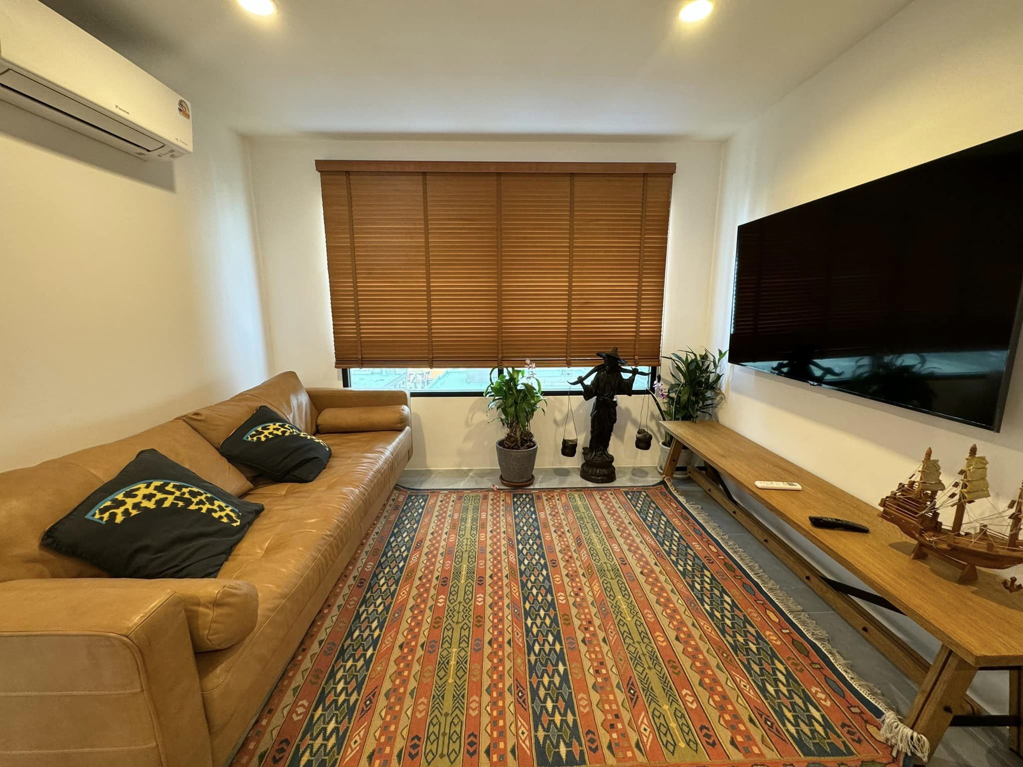 ขาย / ให้เช่าห้องรีโนเวทใหม่ Lumpini Ville Sukhumvit 77 (ลุมพินี วิลล์ สุขุมวิท 77) ( 1 ) ห้องขนาด 62 ตรม. 2 ห้องนอน