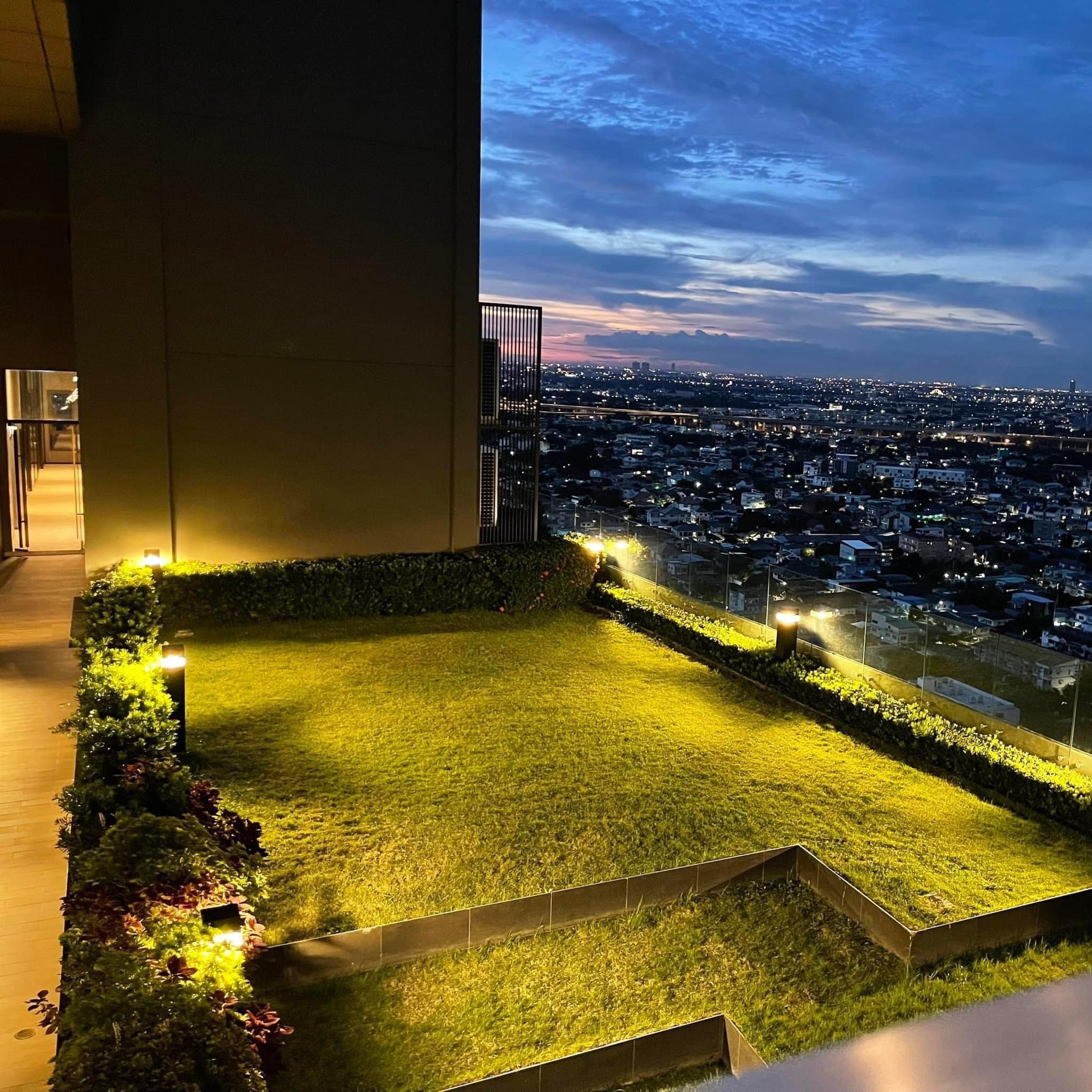 ให้เช่าคอนโด Urbano Rajavithi (เออร์บาโน ราชวิถี) วิวเเม่น้ำเจ้าพระยา ติด MRT สิรินธร ราคา 15,000 บาท /เดือน