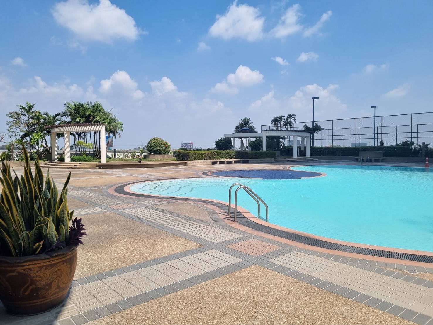 🏡 ขายคอนโด ฟลอร่าวิลล์ 2 พัฒนาการ 51 / For Sale Condo Floraville 2 Pattanakarn 51