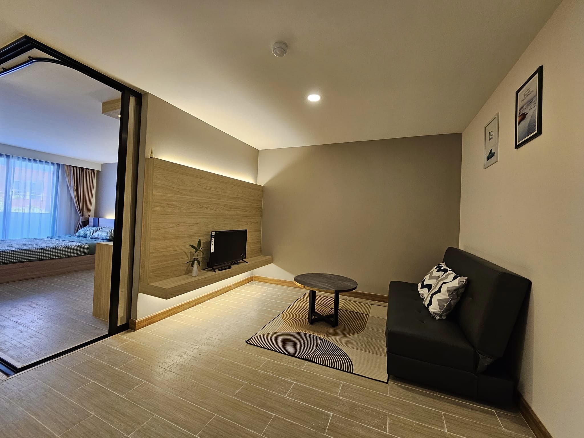 ให้เช่าคอนโด Level Condo Bang Na (เลเวล คอนโด บางนา) 1 ห้องนอน 1ห้องน้ำ ห้องนั่งเล่น ห้องกว้าง 41ตรม. สะอาด ปลอดภัย มีรปภ 24ชม.