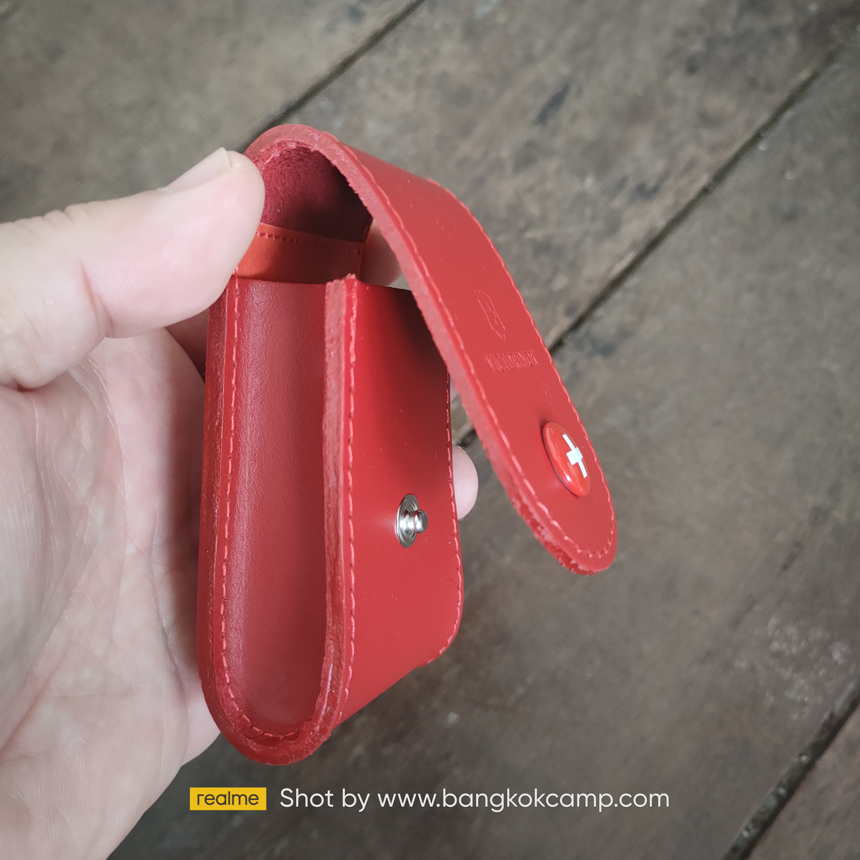 ซองหนังแท้ ใส่ Victorinox รุ่น SwissChamp (4.0521.1) Made in Switzerland ของใหม่ ของแท้