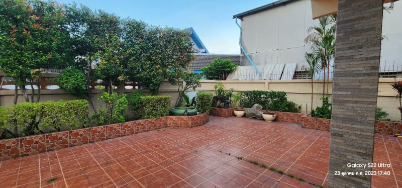 ให้เช่าบ้านเดี่ยวไซส์ใหญ่ ขนาด 270 ตรว. ราคา 52,000 บาทต่อเดือน สัญญา1ปี พร้อมเฟอร์นิเจอร์