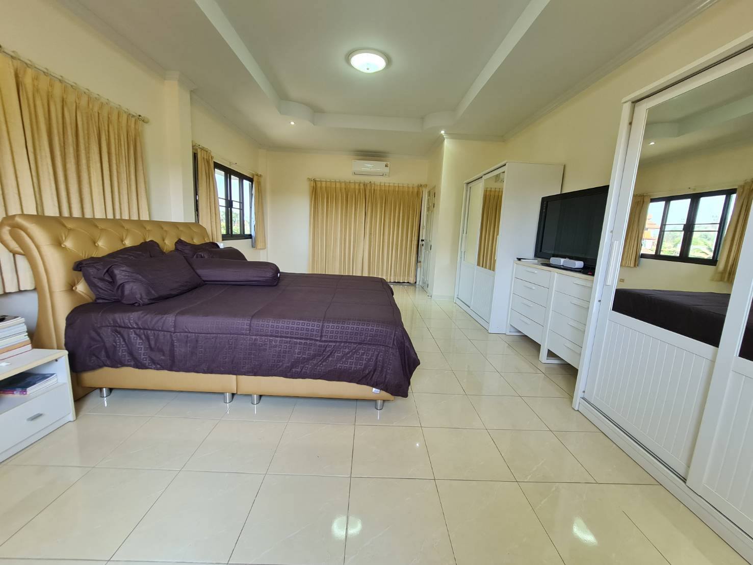 🏡 ขายบ้านเดี่ยวหลังใหญ่ วิวภูเขาล้อมรอบ หมู่บ้านพบโชคการ์เด้นฮิล (Phobchok Garden Hill) บางเสร่ – สัตหีบ