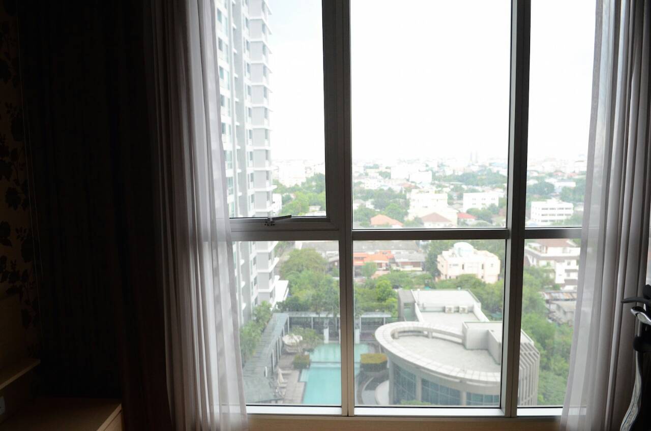 ขายคอนโดRhythm ratchada 1 ห้องนอน ตึก A ชั้น 12A ขนาดห้อง 35 ตร.ม ราคา4.45 ล้าน วิวสระน้ำ ทิศตะวันออก ค่าโอนคนละครึ่ง