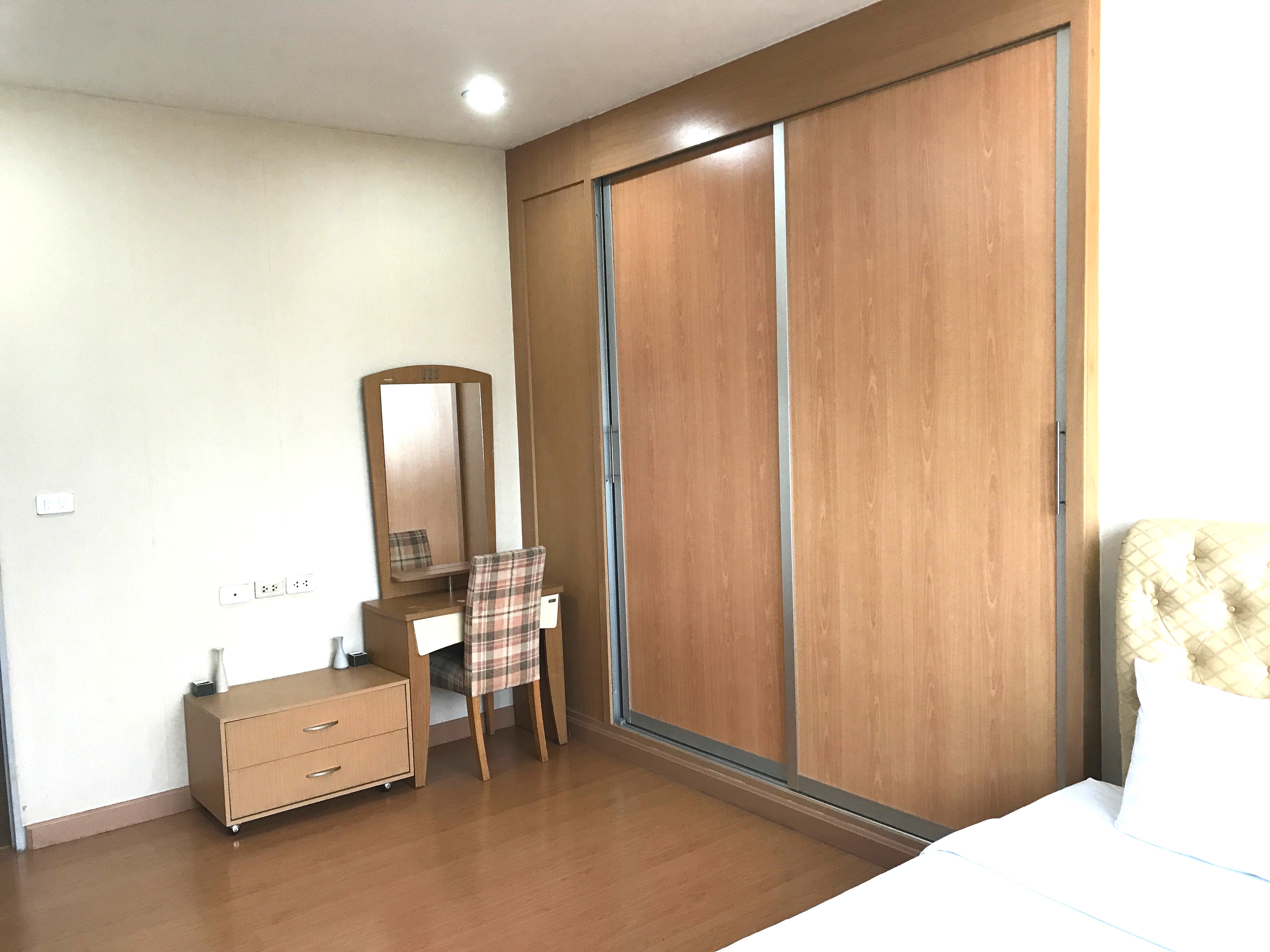 ให้เช่าคอนโด เดอะ วอเตอร์ฟอร์ด ไดมอน ทาวเวอร์ Wateford Diamond Tower 2 ห้องนอน