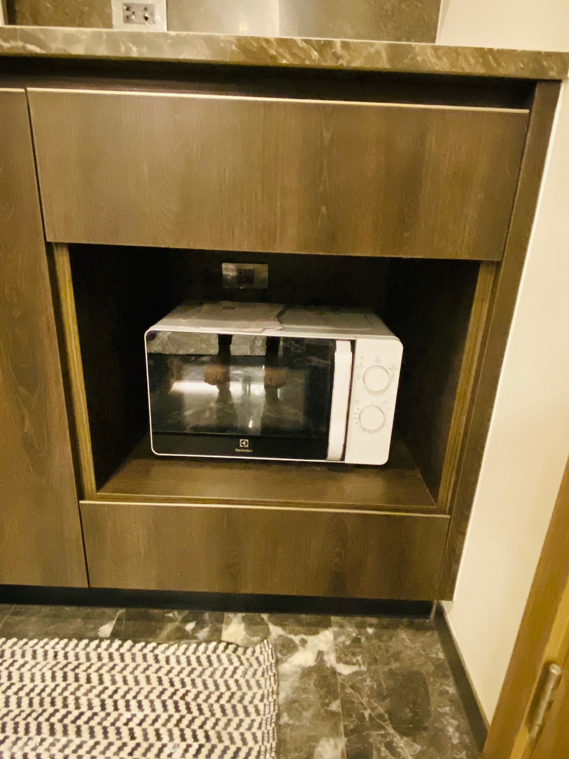 ให้เช่าคอนโด 168 Sukhumvit 36 (168 สุขุมวิท 36) 1 ห้องนอน 1 ห้องน้ำ ขนาด 30 ตรม ชั้น 2 ห้องแต่งครบพร้อมเข้าอยู่