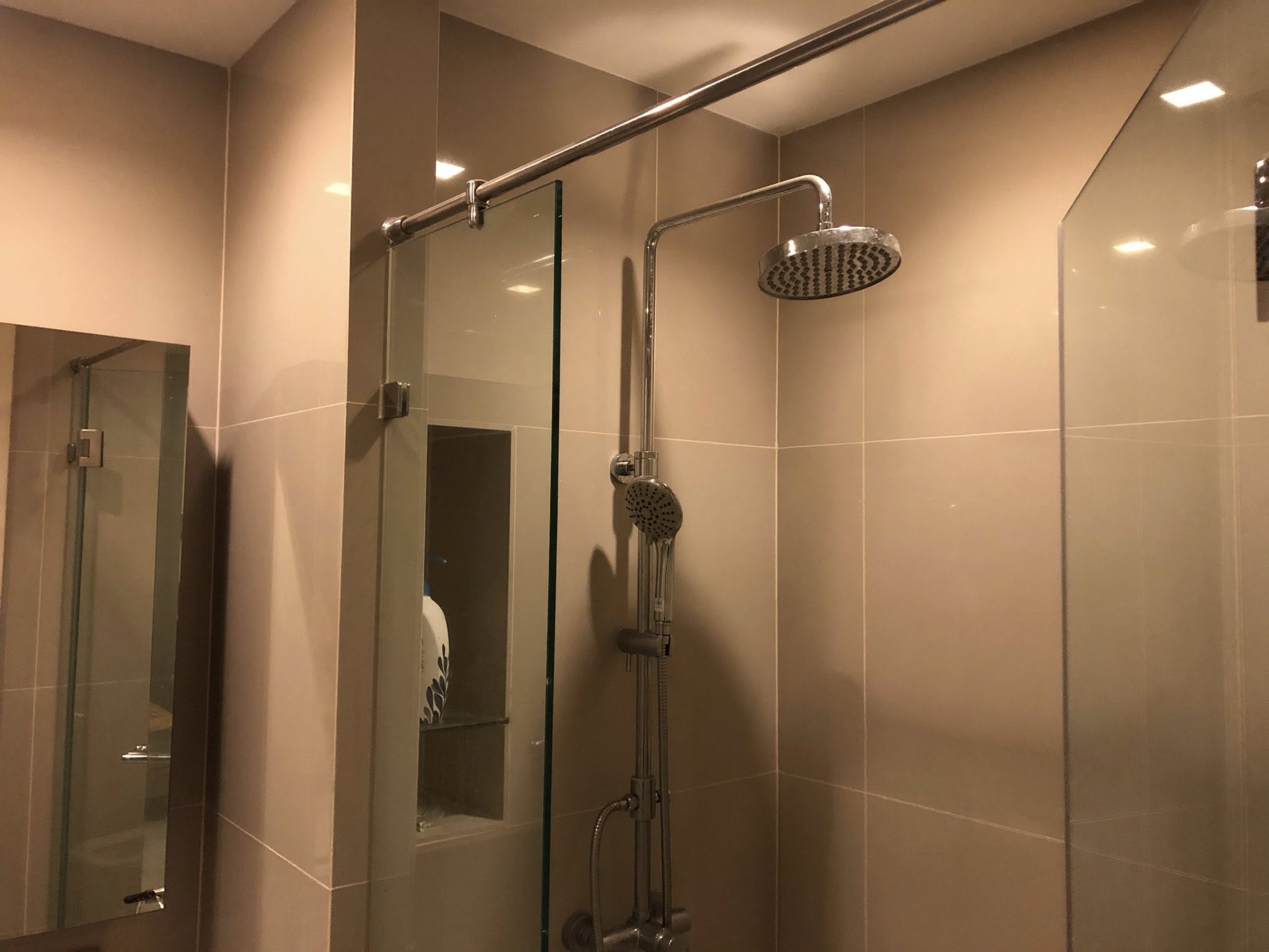 🔥 ขายด่วน! Quinn Ratchada 17 (ควินน์ รัชดา 17) ห้องมุมส่วนตัว วิวเปิด 180 องศา! ใกล้ MRT สุทธิสาร เพียง 400 เมตร! 🔥