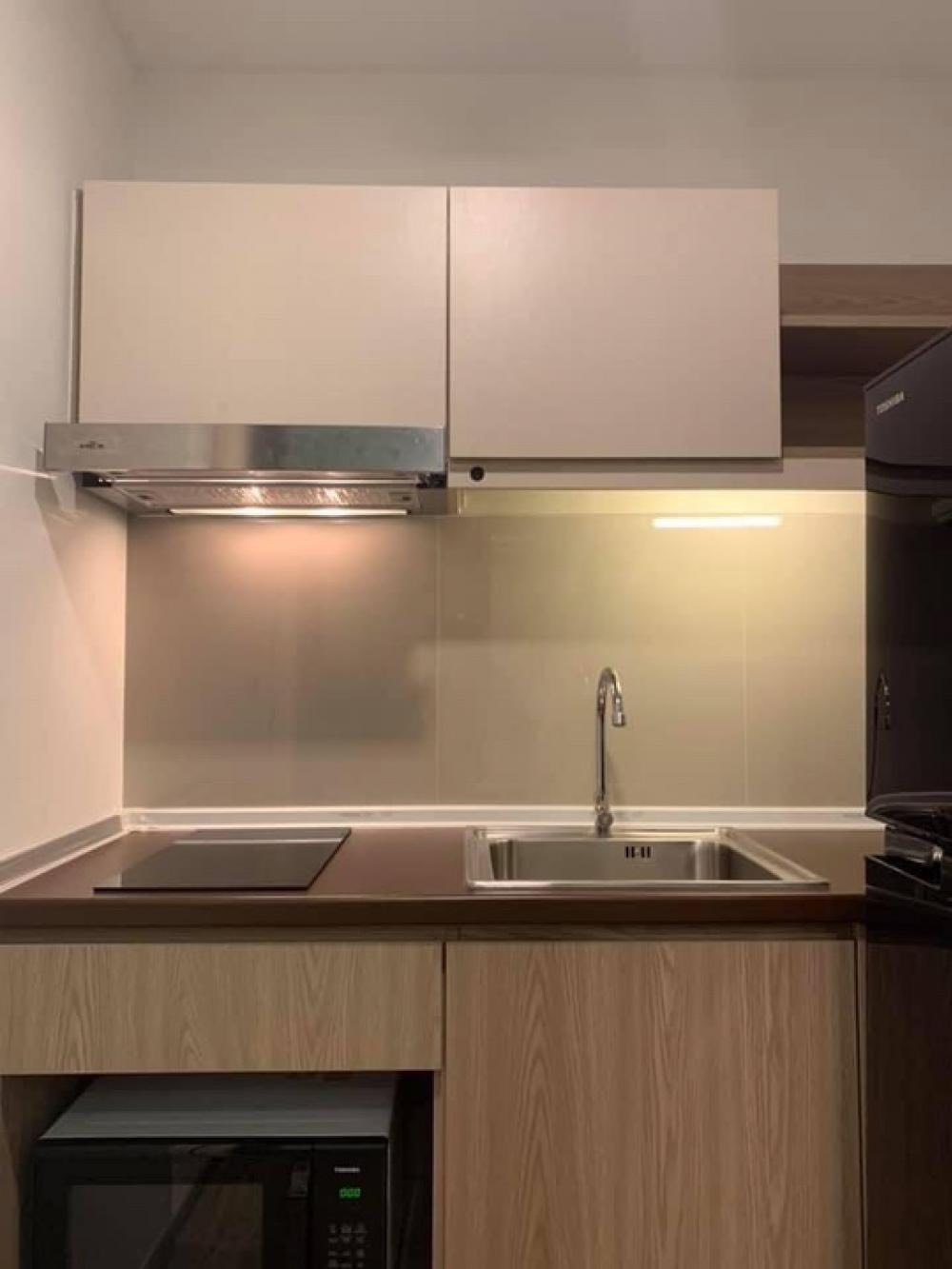 ✨ให้เช่าคอนโด Brown Condo พหลโยธิน 67 (บราวน์ คอนโด พหลโยธิน 67) 🏙 คอนโดติดถนนใหญ่ ใกล้ BTS สถานีสายหยุด เพียงไม่กี่ก้าว