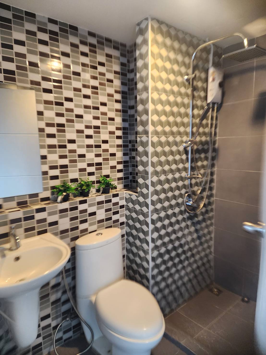 ให้เช่า dcondo Rattanathibet (ดีคอนโด รัตนาธิเบศร์) ก่อนถึงรถไฟฟ้าสถานีไทรม้า สตูดิโอ ขนาด 28.84 ตร.ม. ชั้น 6 ตึกB ทิศเหนือ