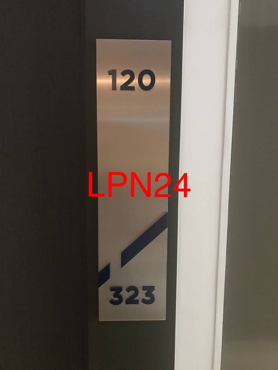 ให้เช่าคอนโด LPN 24 (Lumpini Suite Sukhumvit 24) 📍 ใกล้ BTS พร้อมพงษ์ เพียง 700 เมตร / ใกล้ MRT ศูนย์การประชุมแห่งชาติสิริกิติ์ เดินทางสะดวกทุกทิศ!