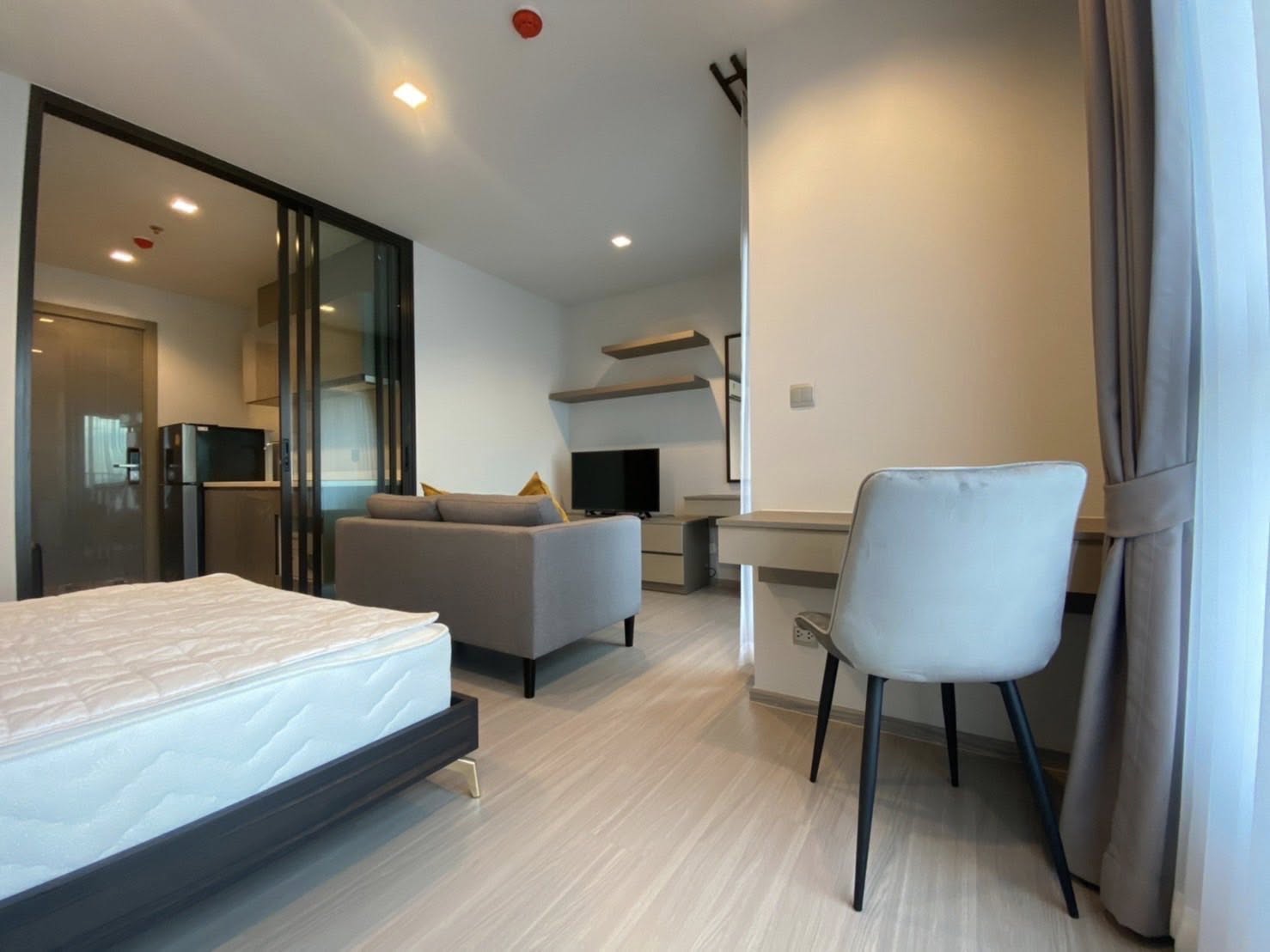 ให้เช่าคอนโด ไลฟ์ อโศก–พระราม 9 / For Rent Life Asoke – Rama 9 (English below)