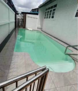 🏡✨ ให้เช่าบ้านหรูพร้อมสระว่ายน้ำ ใจกลางรัชดา‼ เหมาะสำหรับครอบครัวและชาวต่างชาติ