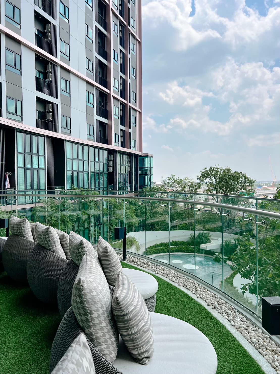 ให้เช่าคอนโด Altitude Unicorn Sathorn-Tha Phra : อัลติจูด ยูนิคอร์น สาทร-ท่าพระ ห้องมุม ห้องใหม่วิวสวย 14,500 บาท/เดือน