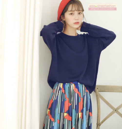 Sweater เสื้อสเวทเตอร์แขนยาว สีกรมท่า ทรงสวย จะใส่เดี่ยวไหรือใส่โค้ทคลุมก็เริ่ด