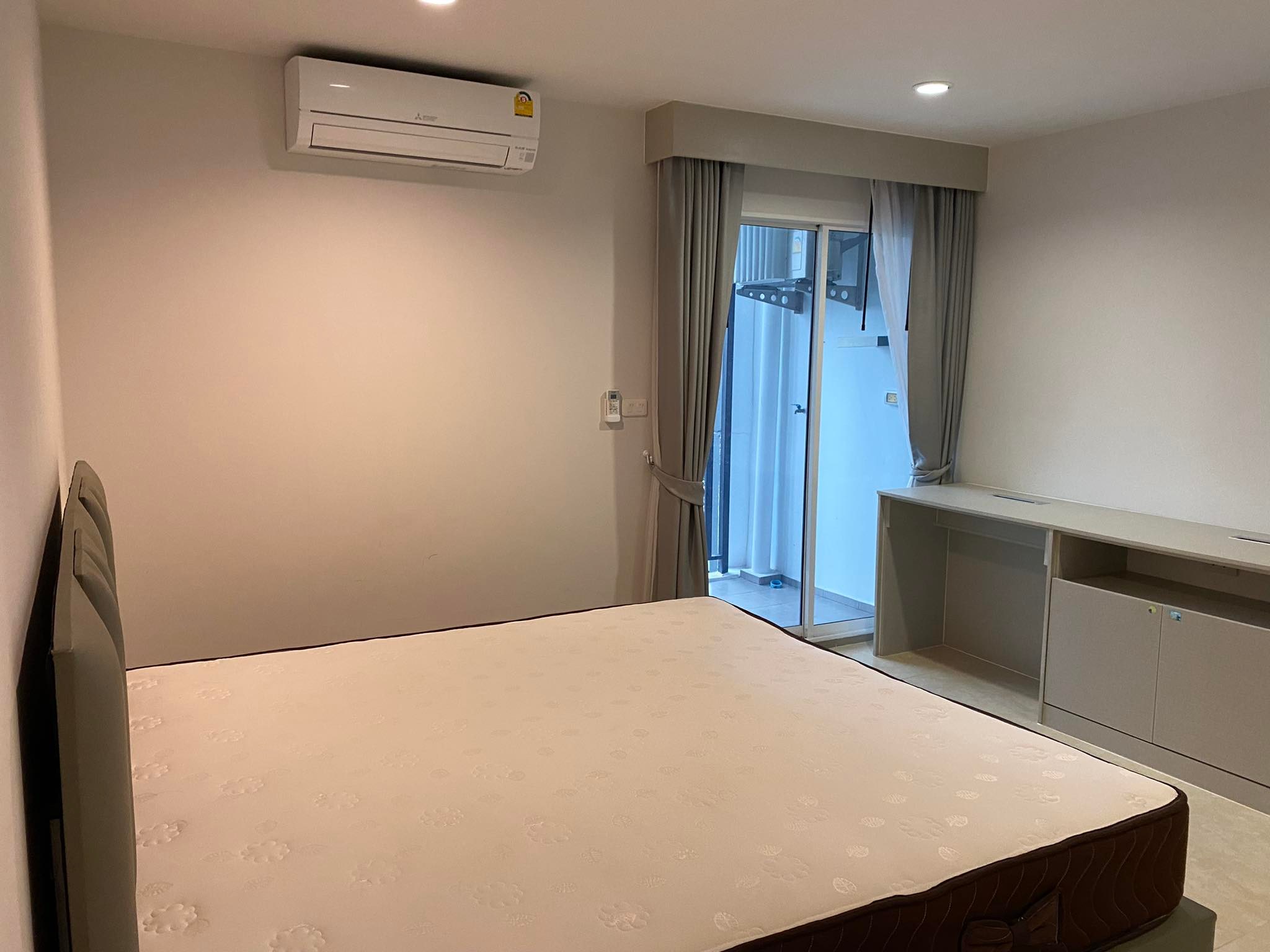 ขายคอนโด รีเจ้นท์ โฮม บางซ่อน เฟส 28 (Regent Home Bangson28) 1 ห้องนอน 1 ห้องนั่งเล่น 2 ห้องน้ำ 58 ตร.ม