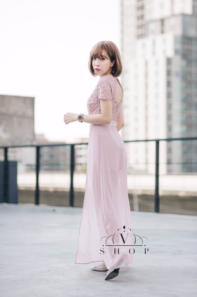 ชุดเดรสออกงาน/ไปงานแต่งงานสีชมพู เดรสกางเกงขาสั้นสีชมพู แต่งผ้าคลุมสุดเก๋