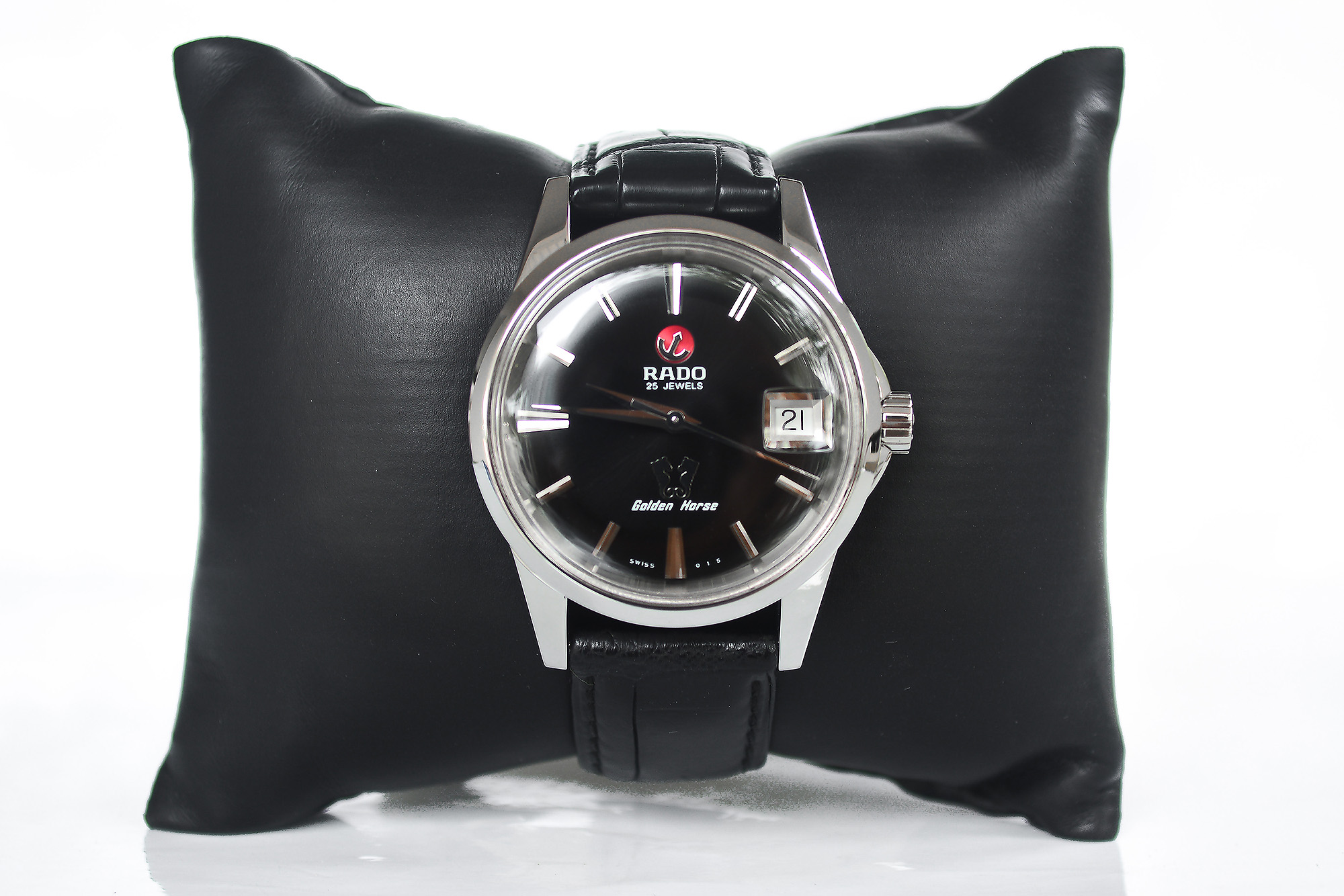 Rado Golden Horse หน้าดำ สายหนัง