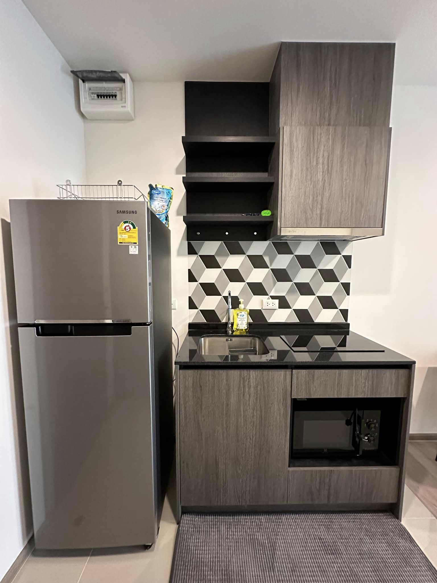 ให้เช่า : THE BASE Phetchaburi-Thonglor เดอะ เบส เพชรบุรี - ทองหล่อ ห้องใหม่พร้อมอยู่ เครื้องใช้ไฟฟ้าและเฟอร์นิเจอร์ครบ