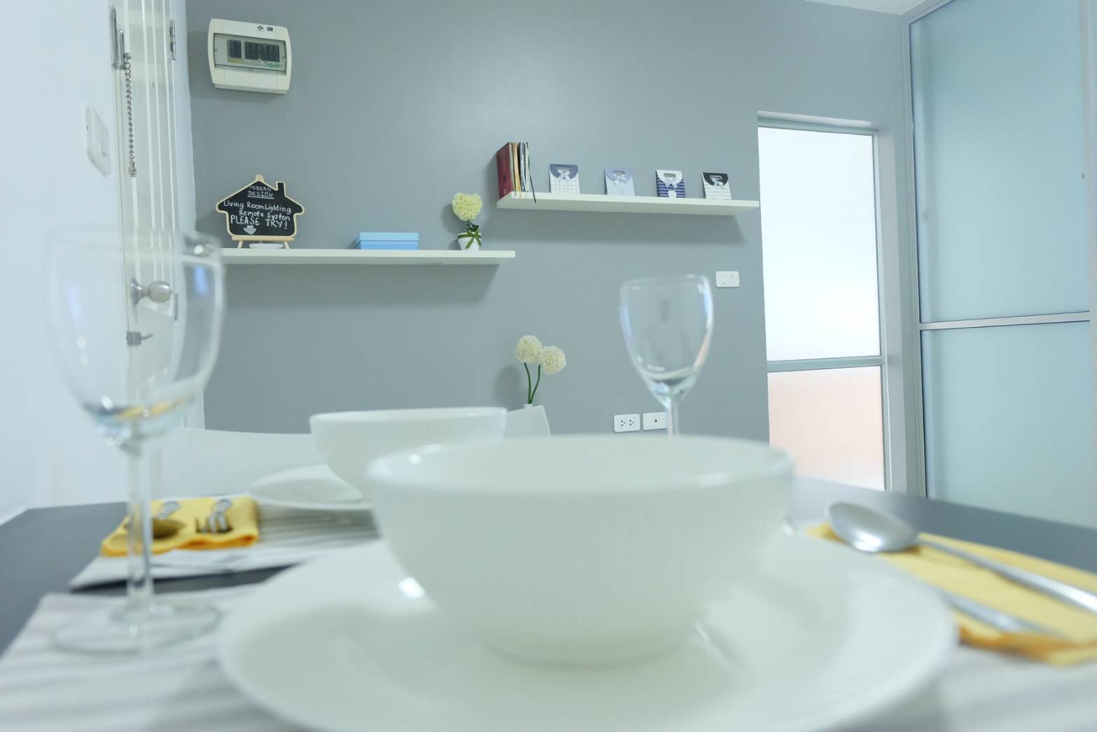 ขายถูกสุดในโครงการคอนโด D Condo Ramindra (ดี คอนโด รามอินทรา) 1Bed แต่งใหม่ Modern Style ไฟคุมด้วยรีโมต