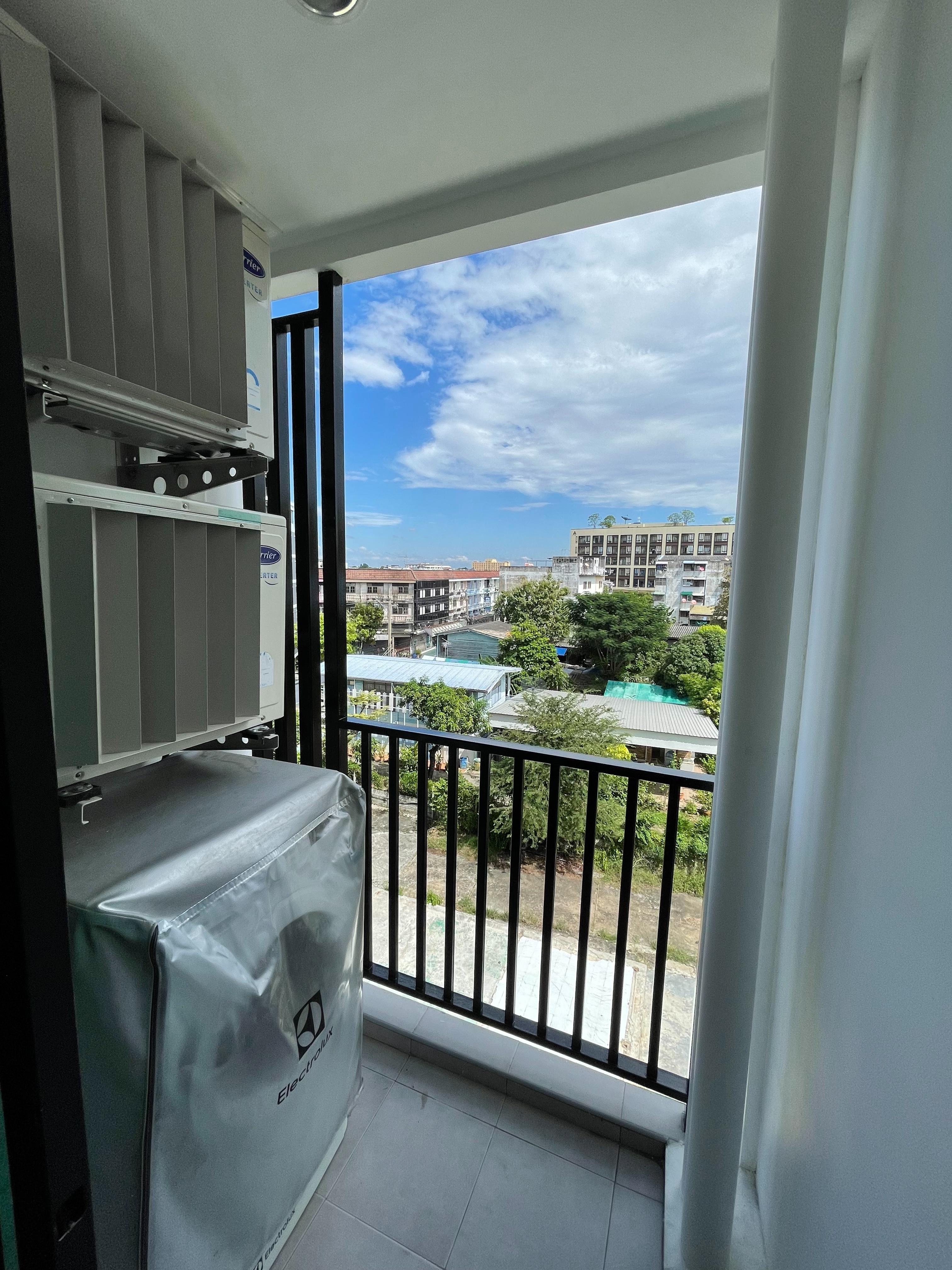 ให้เช่าคอนโด Reach Phaholyothin 52 ห้องหน้ากว้าง ชั้น 5 อาคาร A วิวเมือง