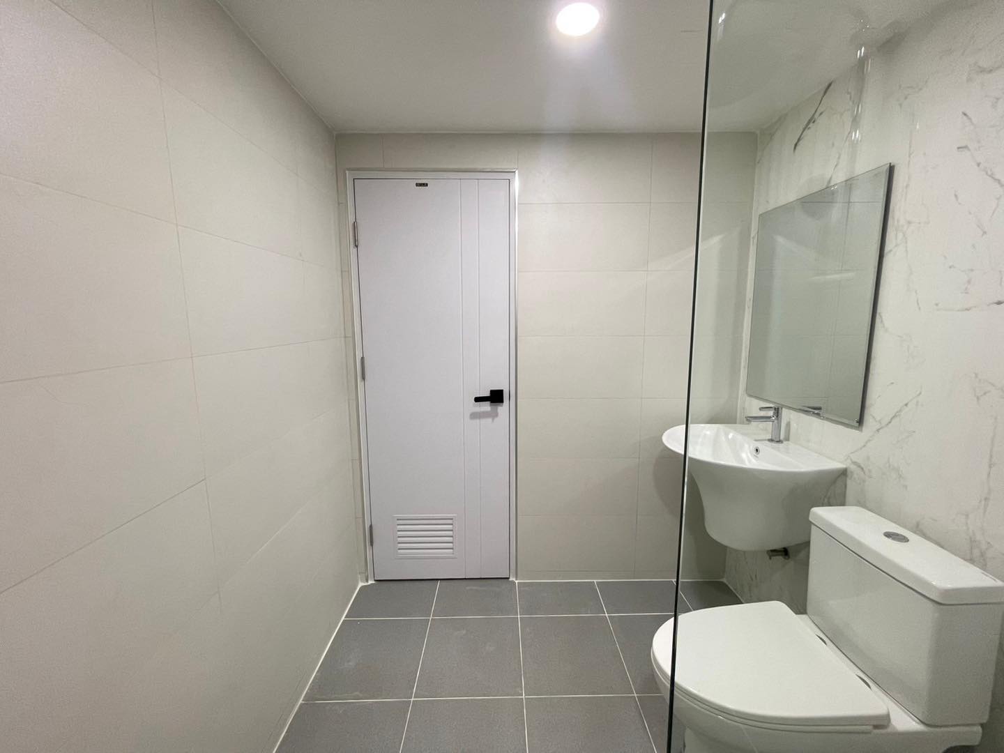 ด่วน! ทาวน์โฮม 3 ชั้น ติวานนท์ 43 ใกล้ MRT สามัคคี ✨ รีโนเวทใหม่หมดจด! ราคาพิเศษ ฿3.99 ล้าน