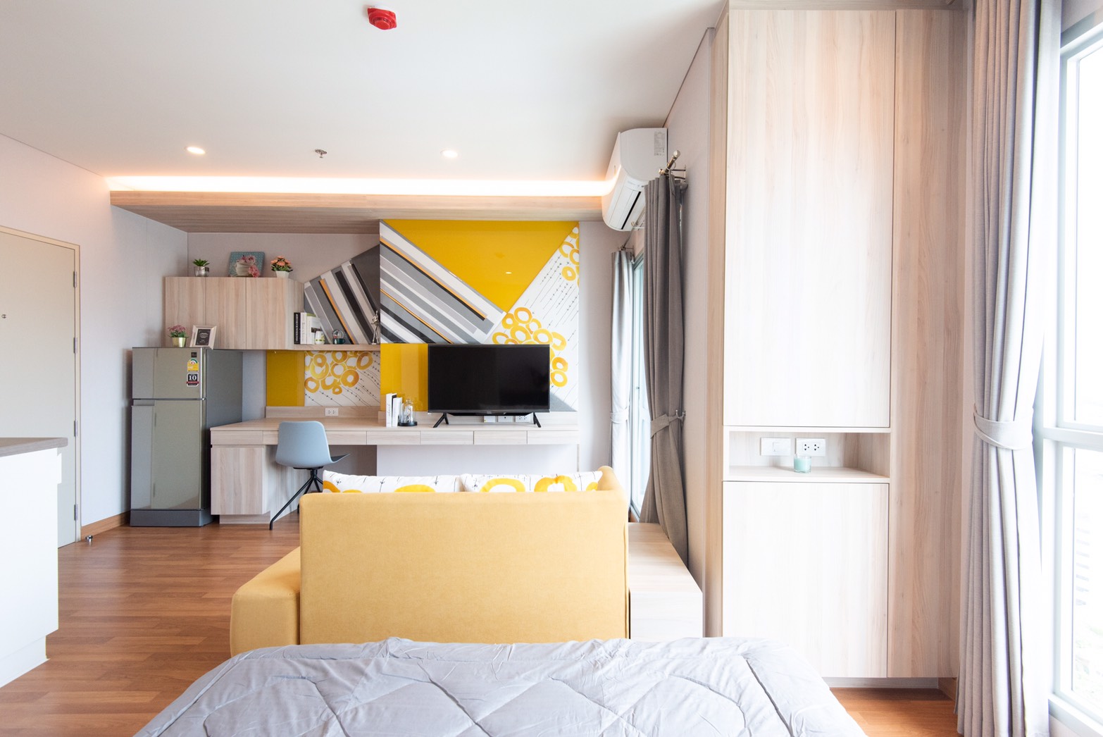 ให้เช่าคอนโดใหม่ Lumpini Park Vibhavadi - Chatuchak (ลุมพินี พาร์ค วิภาวดี-จตุจักร) ห้อง Studio ห้องมุม ชั้นสูง วิวสระ ชั้น 18