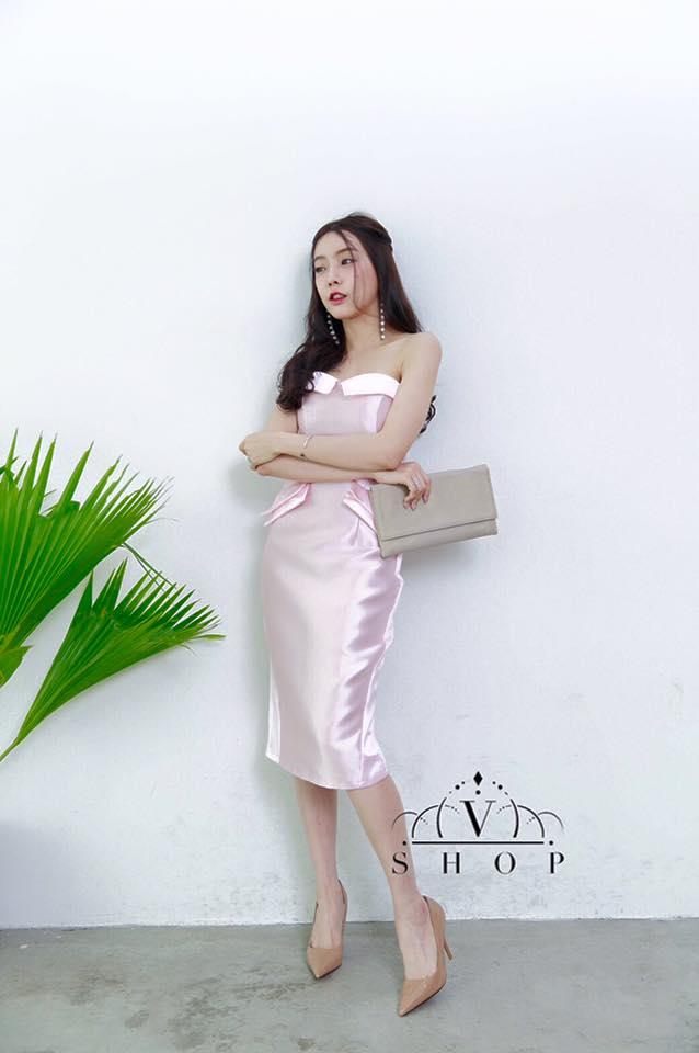 ชุดออกงาน ชุดไปงานแต่งงานสีชมพู เดรสเกาะอก ผ้าไหมเทียม ลุคสวยหรู เซ็กซี่
