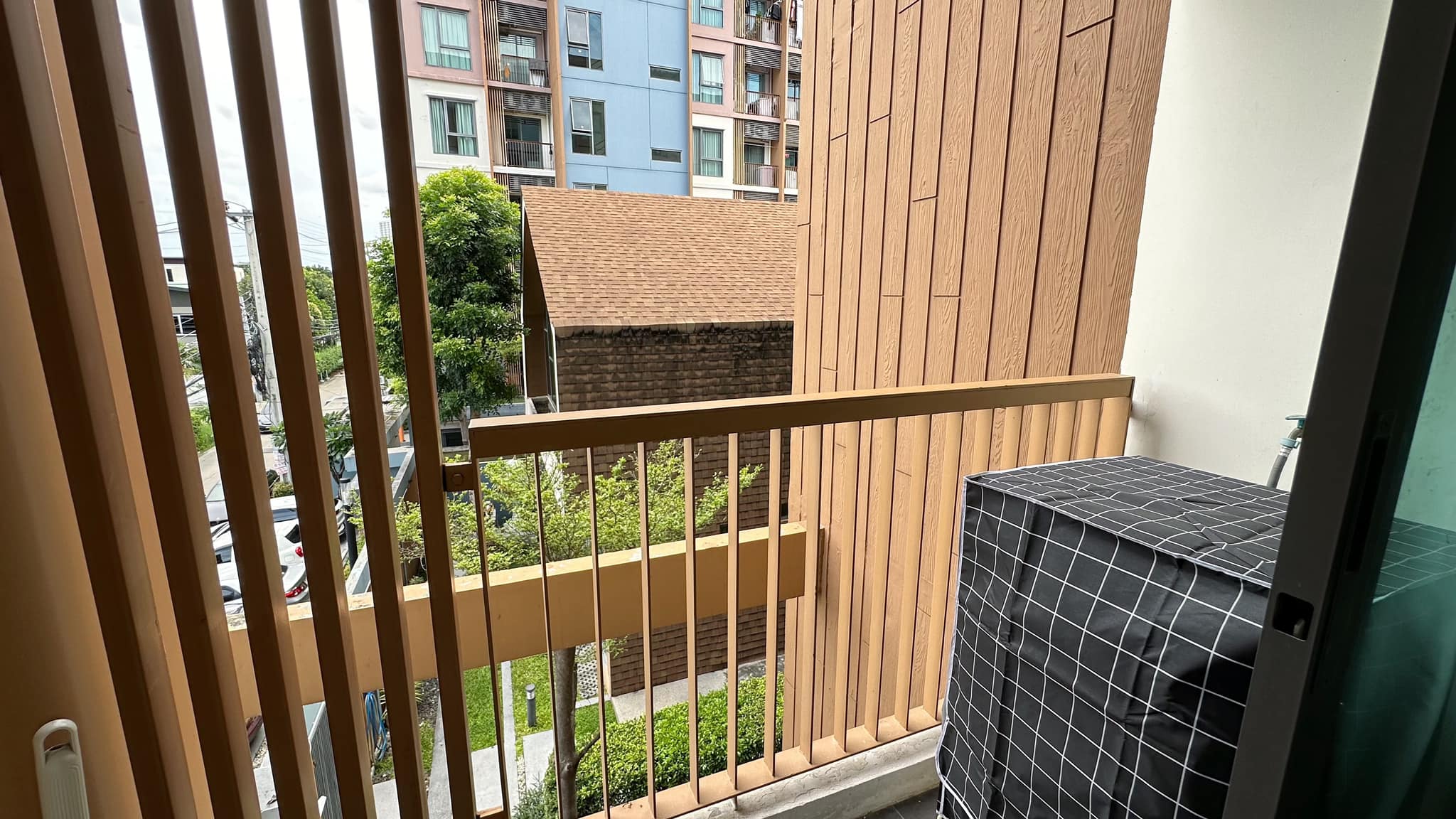 ให้เช่าคอนโด The Privacy Ngamwongwan (เดอะ ไพรเวซี่ งามวงศ์วาน) ติดเดอะมอลล์ งามวงศ์วาน ห้องขนาด 33 ตารางเมตร ชั้น 3 (ห้องมุม) เฟอร์นิเจอร์ครบ