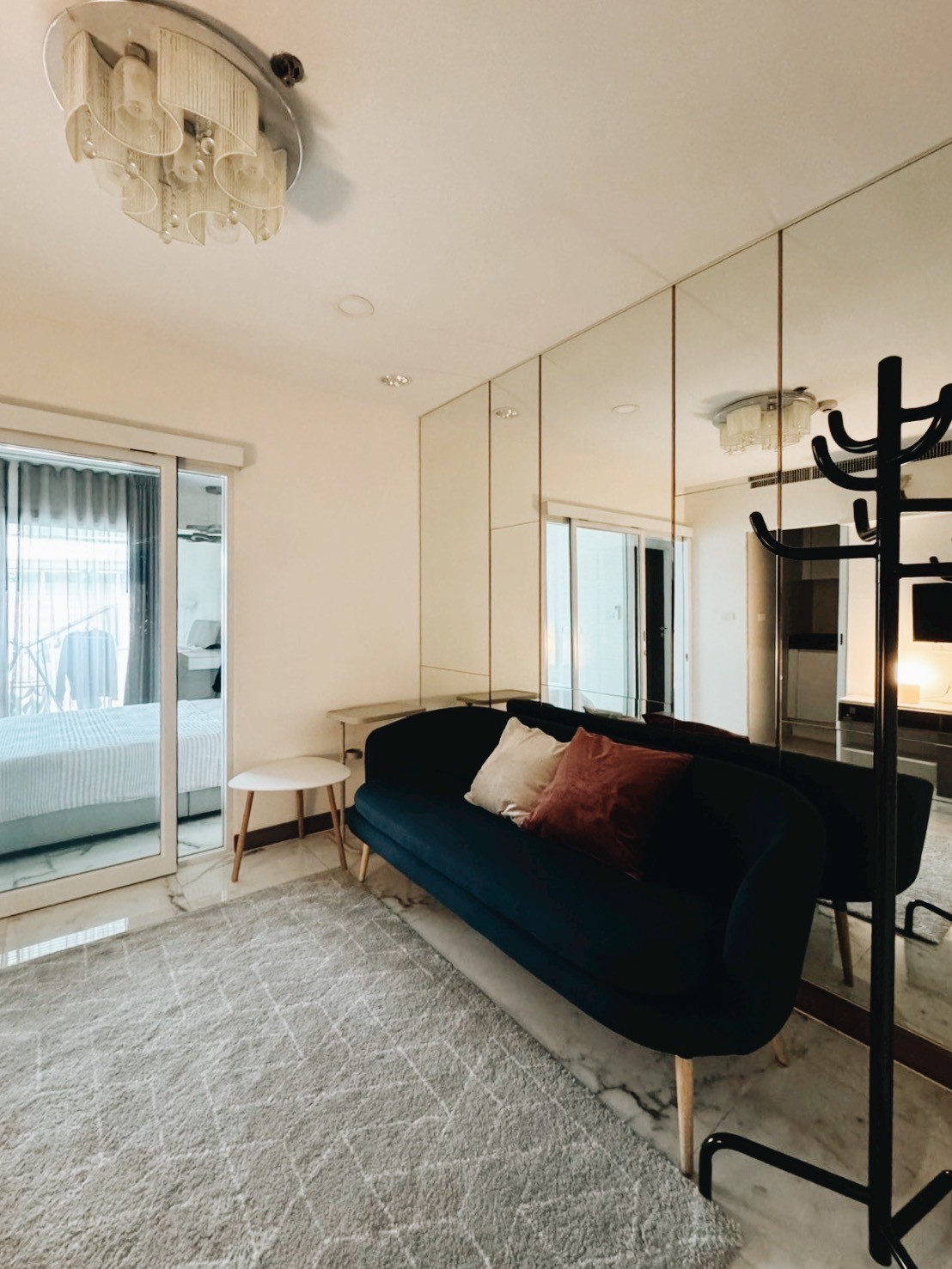 ✨ ให้เช่า VERTIQ Condo Sripraya – Siam (เวอร์ติค คอนโด สี่พระยา – สยาม) ✨ คอนโดห้องรีโนเวทใหม่ ใกล้ MRT สามย่านเพียง 300 เมตร เดินทางสะดวก ใกล้ จุฬา, สีลม, สาทร, สยาม