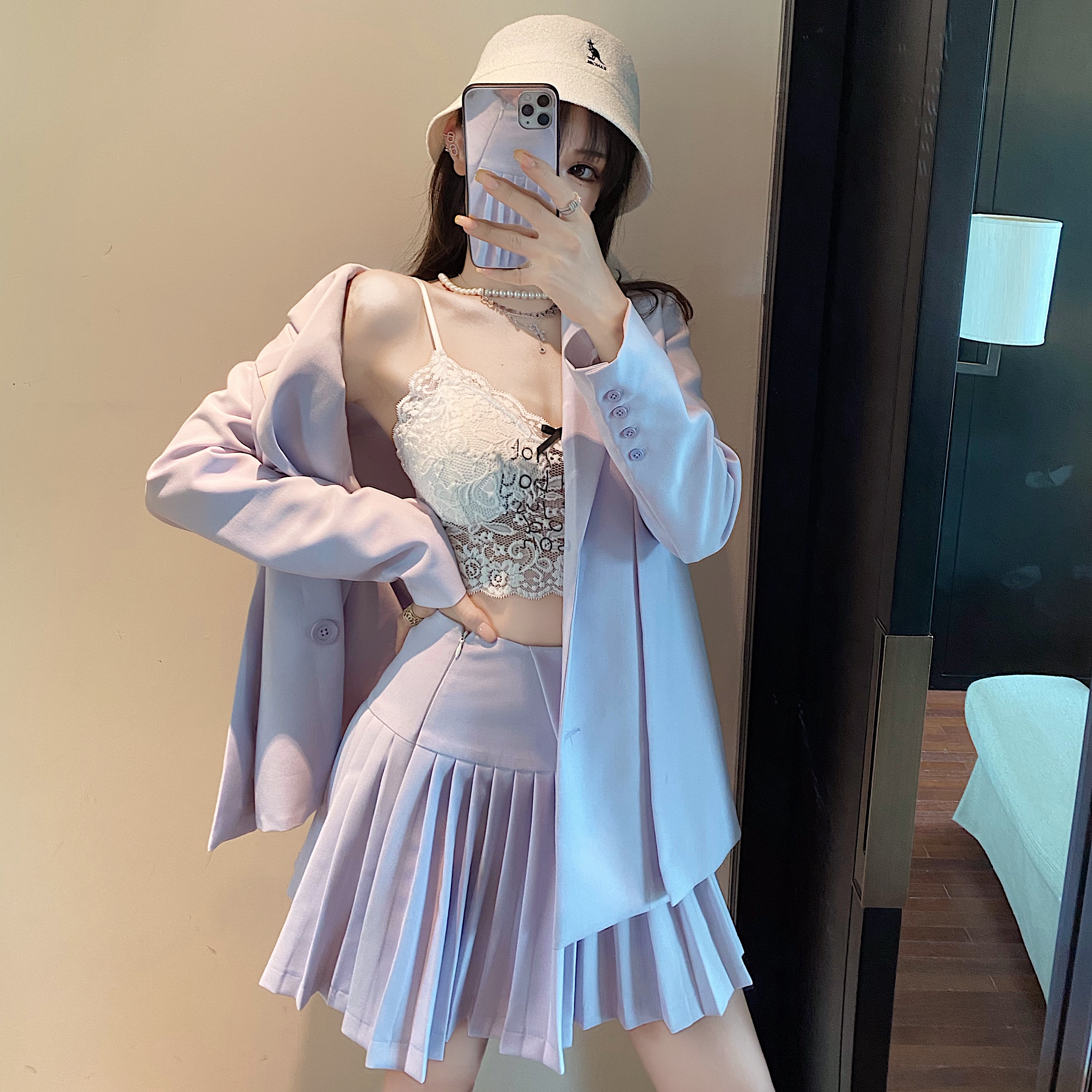 Girly Fancy Club : พรีออเดอร์ ชุดสูทแฟชั่นสีม่วงพาสเทล เสื้อสูทแขนยาวทรงโอเวอร์ไซส์ และ กระโปรงจีบรอบ งานแบรนด์ (ราคาแยกชิ้น)