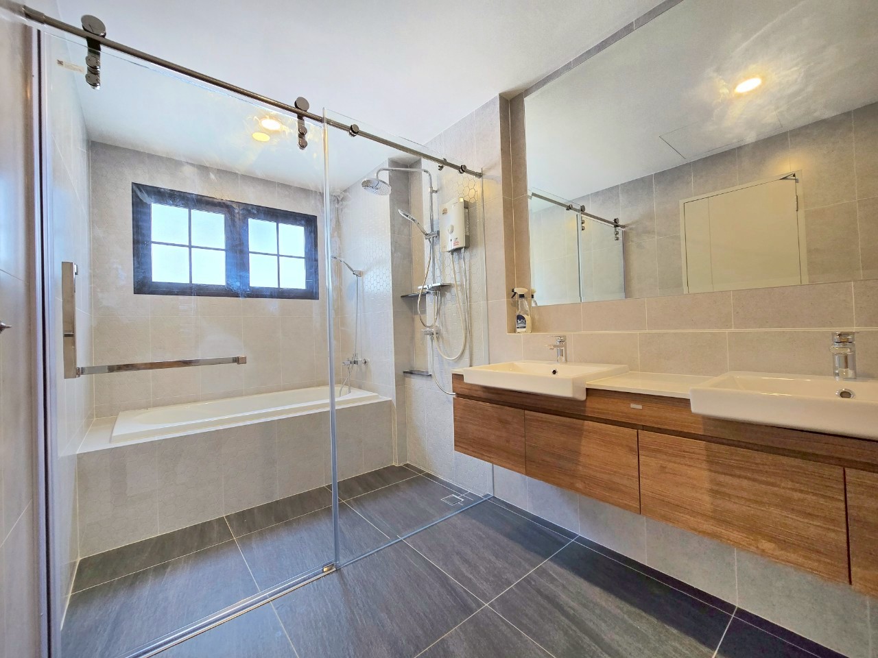 💥 ให้เช่าบ้านเดี่ยว 2 ชั้น หมู่บ้าน Centro Bangna เฟส 2 บ้านใหม่ ใกล้ Mega Central Bangna | 🏠 บ้าน Type ใหญ่สุด พร้อมห้องแม่บ้าน แปลงใกล้สวน บรรยากาศดีมาก