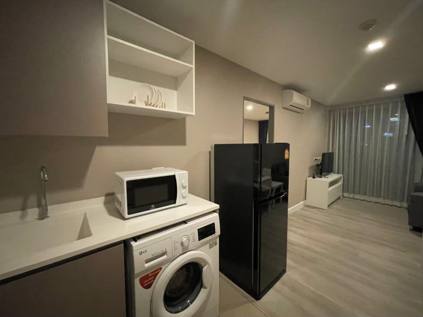 ขาย/ให้เช่า คอนโด Metro Luxe Ratchada (เมโทรลักซ์ รัชดา) 📍 ทำเลดี เดินเพียง 400 เมตรถึง MRT ห้วยขวาง / ใกล้ MRT สุทธิสาร