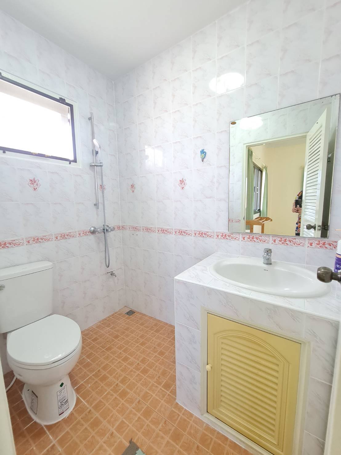 🏡 ขายบ้านเดี่ยวหลังใหญ่ วิวภูเขาล้อมรอบ หมู่บ้านพบโชคการ์เด้นฮิล (Phobchok Garden Hill) บางเสร่ – สัตหีบ