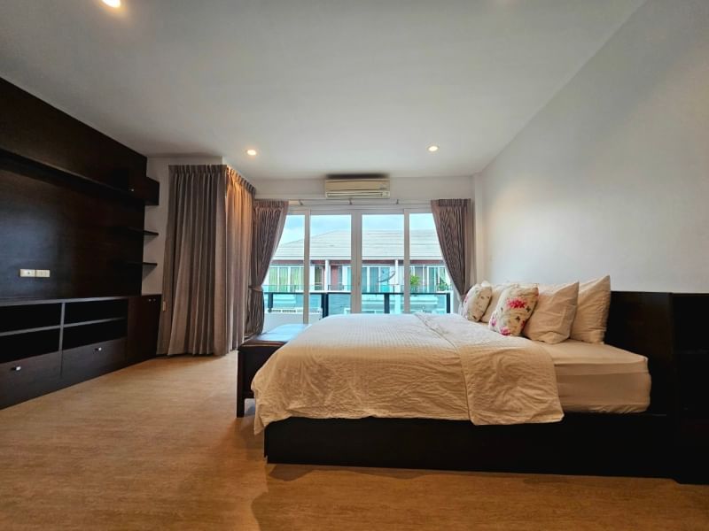 ให้เช่าทาวน์โฮม 3 ชั้น หมู่บ้านภัทรา วิลล่า 8 สตรีวิทยา 2 ซอย10 และ โชคชัย 4 ซอย78 ใกล้ โรงเรียนสตรีวิทยา 2,