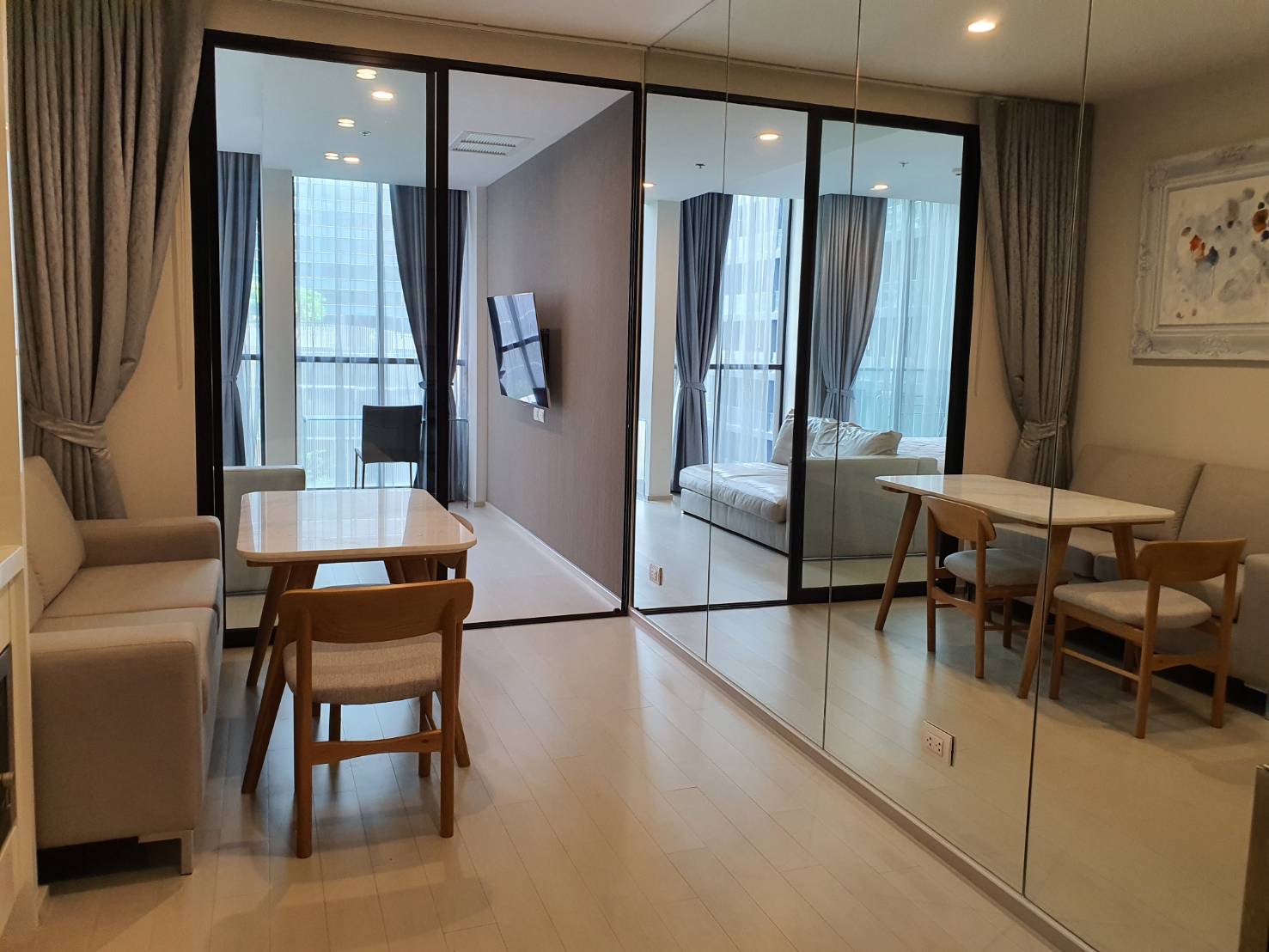 ขายคอนโด Noble Ploenchit (โนเบิล เพลินจิต) 1 ห้องนอน 1 ห้องน้ำ ขนาด 49.81 sq.m.