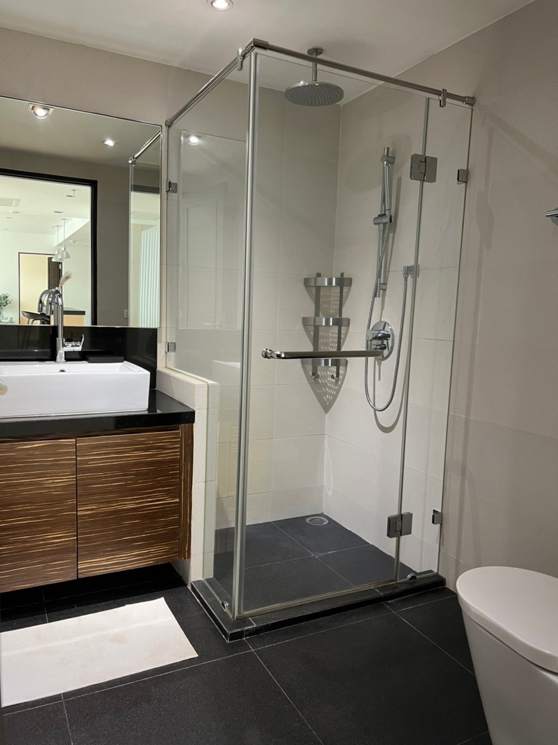 ขายคอนโด Eight Thonglor Residence (เอท ทองหล่อ เรสซิเดนซ์ ) ลักษณะห้อง - ขายคอนโดชั้น 23 วิวสระว่ายน้ำ ราคา 22 ล้าน