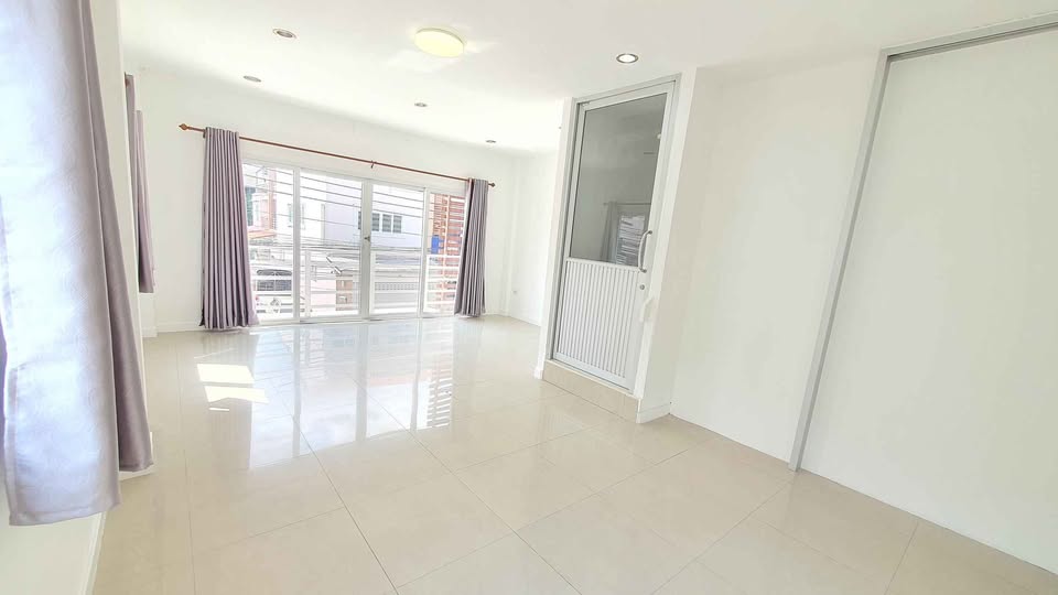 ให้เช่าบ้านโฮมอินทาวน์ พหลโยธิน 73 (Home In Town Phahonyothin 73)