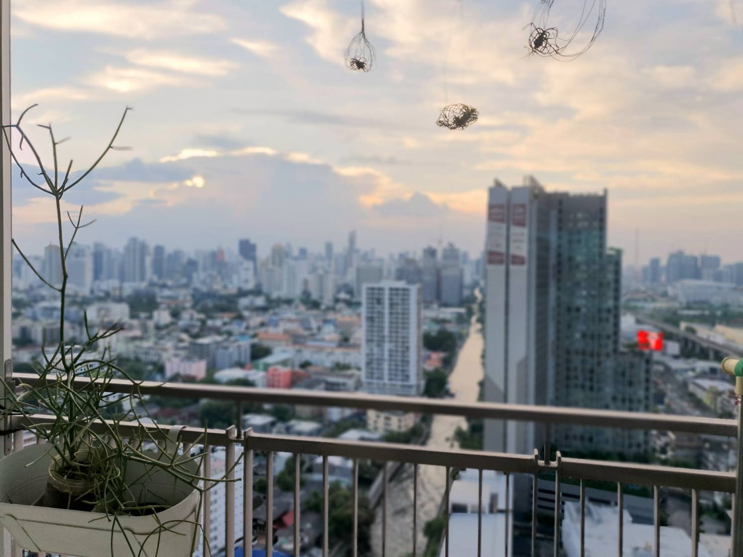 ด่วนคอนโด*คุ้มสุดในโครงการ** Thru Thonglor (ทรู ทองหล่อ) 2 ห้องนอน 2 ห้องน้ำ ห้องมุม