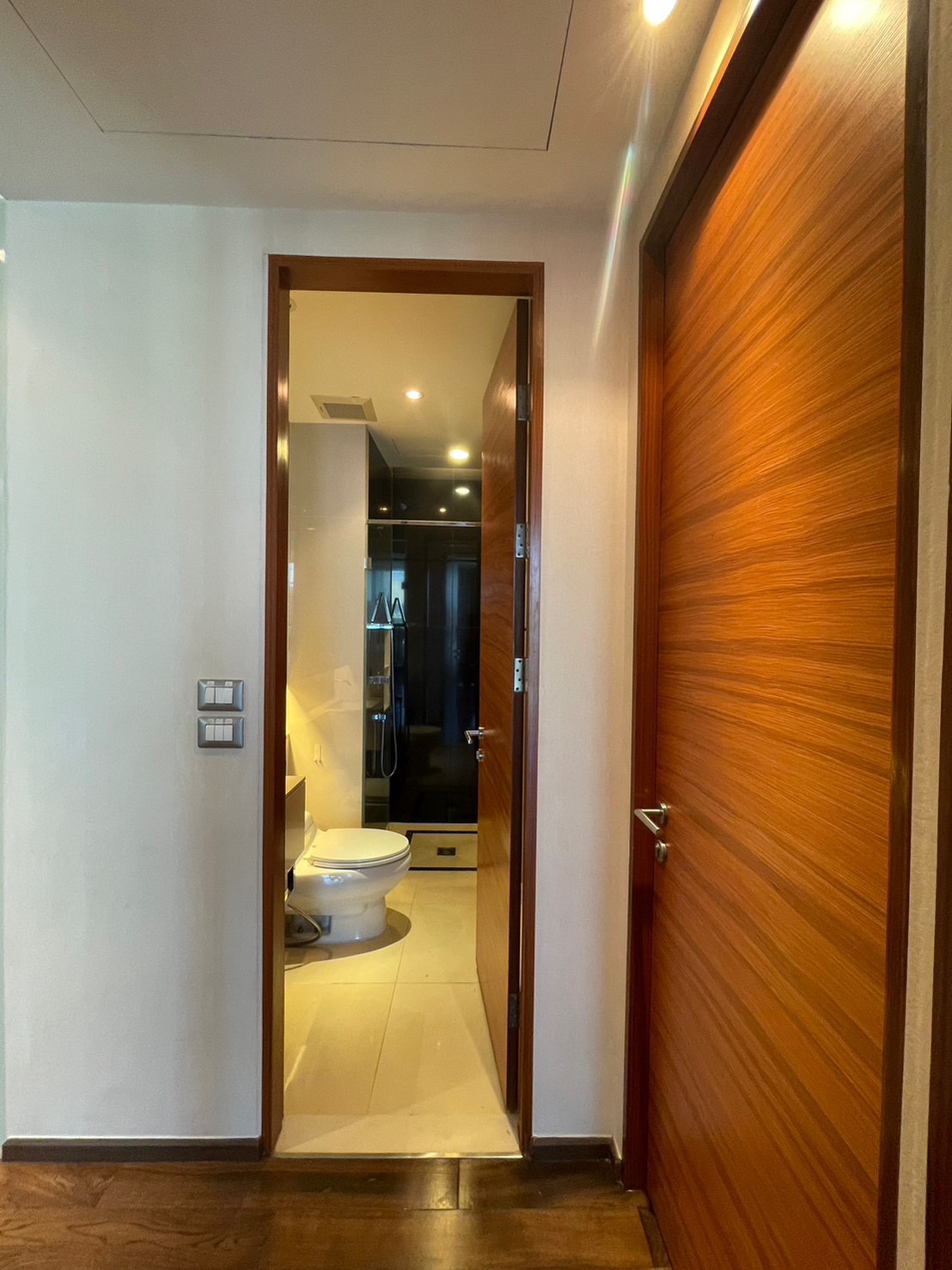 ขายคอนโด The Address Sukhumvit 28 : ดิ แอดเดรส สุขุมวิท 28 - Type: 2 ห้องนอน 2 ห้องน้ำ 1 ห้องนั่งเล่น 1 ห้องครัว