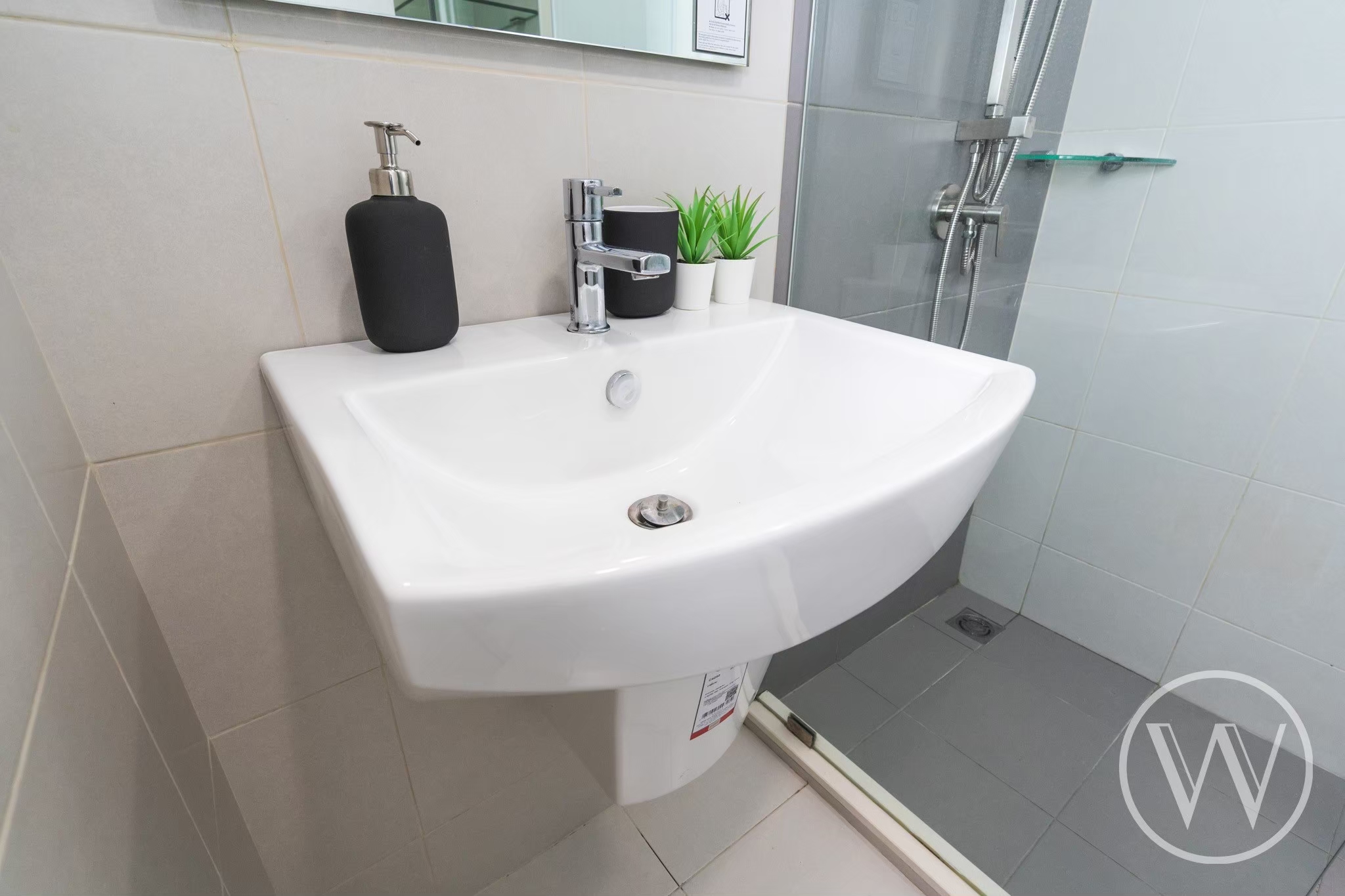 ขายคอนโดหรูติด BTS บางนา IDEO MOBI Sukhumvit Eastgate ไอดีโอ โมบิ สุขุมวิท อีสท์เกต ห้องสตูดิโอขนาด 22 ตร.ม. ชั้น 11 วิวสระว่ายน้ำ