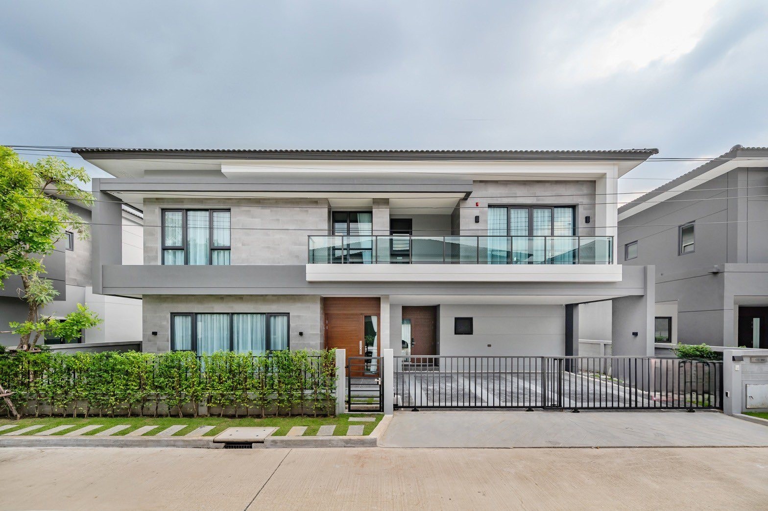 ให้เช่าบ้านเดี่ยว หมู่บ้าน เดอะซิตี้ บางนา / For Rent The City Bangna (English below)