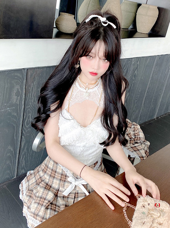 Summer Joy : พรีออเดอร์ เสื้อแขนกุดลูกไม้หวานๆ สีขาว แบรนด์แท้
