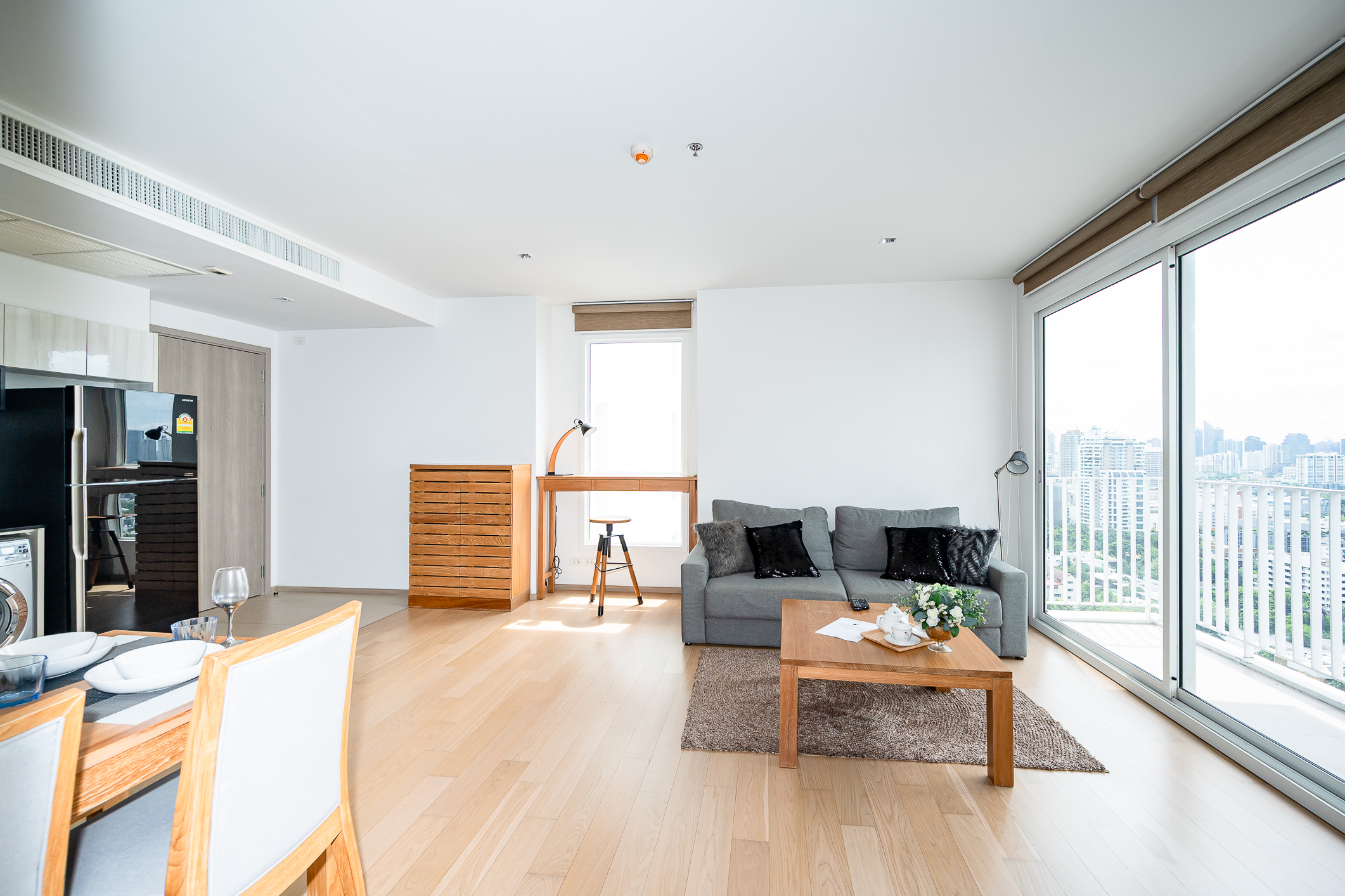 ให้เช่าคอนโด HQ by Sansiri (เฮช คิว บาย แสนสิริ) มีทั้งแบบ 1-2 ห้องนอน ห้องใหม่ยังไม่เคยพัก