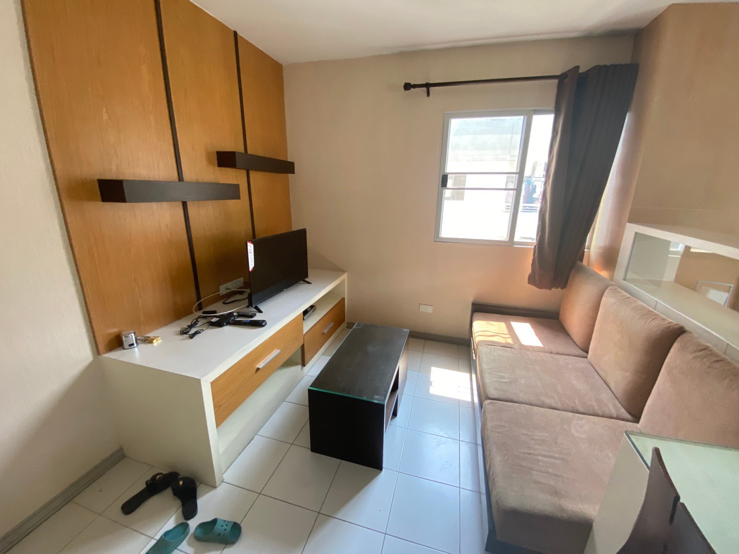 ขายถูกคอนโด Lumpini Center Sukhumvit 77 (ลุมพินี เซ็นเตอร์ สุขุมวิท 77) แบบห้อง 1 ห้องนอน 1 ห้องน้ำ ขนาด 30.5 ตรม ชั้น 9 วิว ตึก อาคาร D ชั้น 9 ราคาขาย 1,600,000 บาท ค่าโอนคนละครึ่ง ห้องตกแต่งพร้อมเข้าอยู่